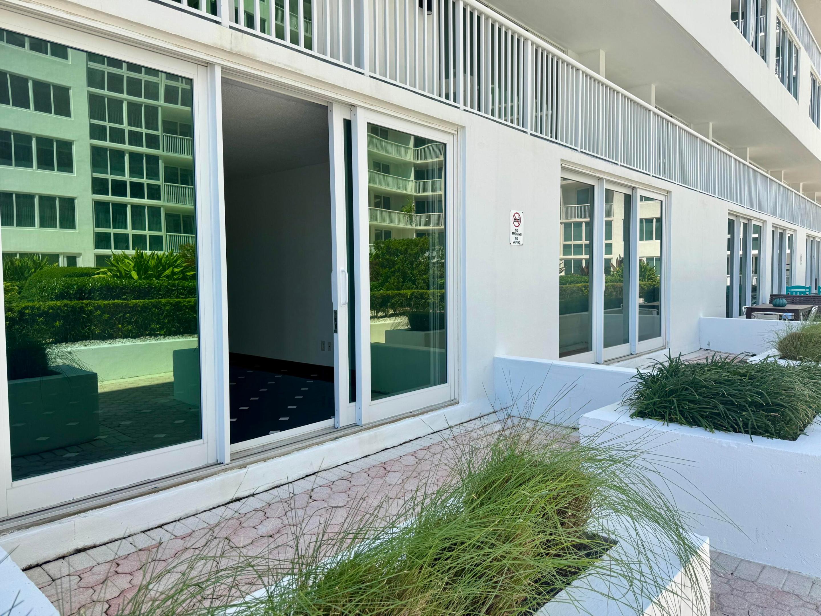 THE CARRIAGE HOUSE CONDO - Residential