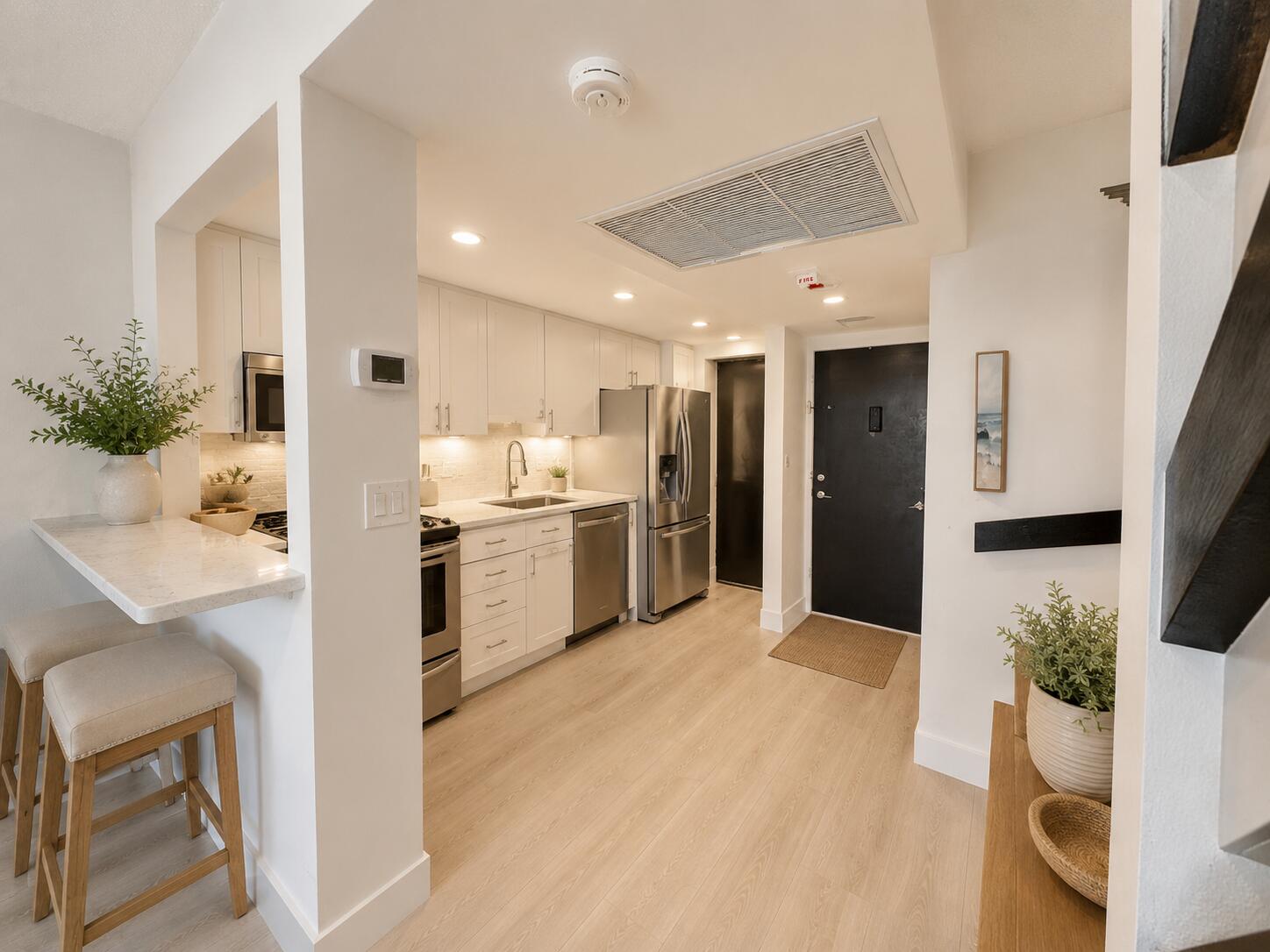 THE CARRIAGE HOUSE CONDO - Residential