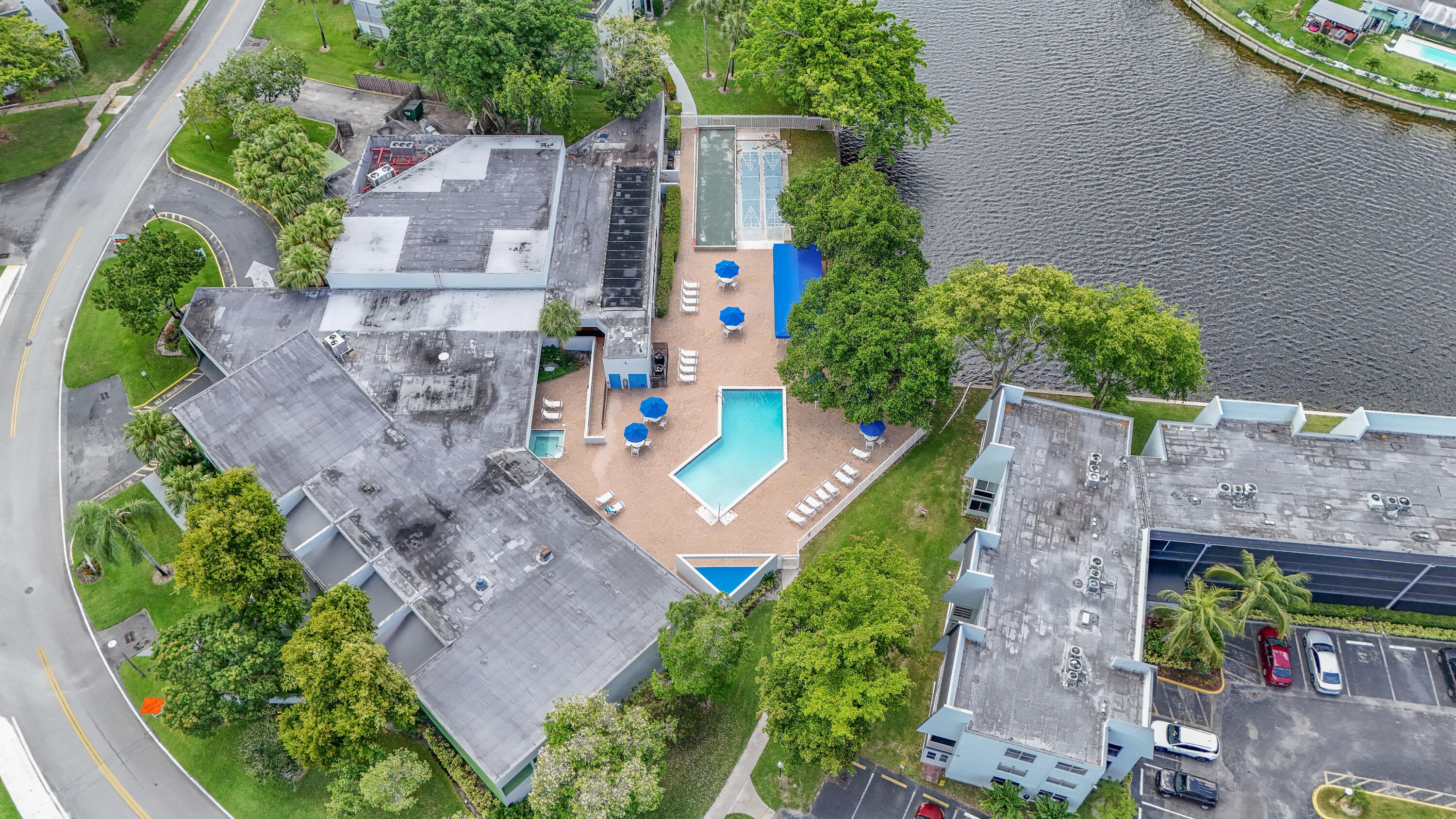 LIME BAY CONDOMINIUM 3 - Residential