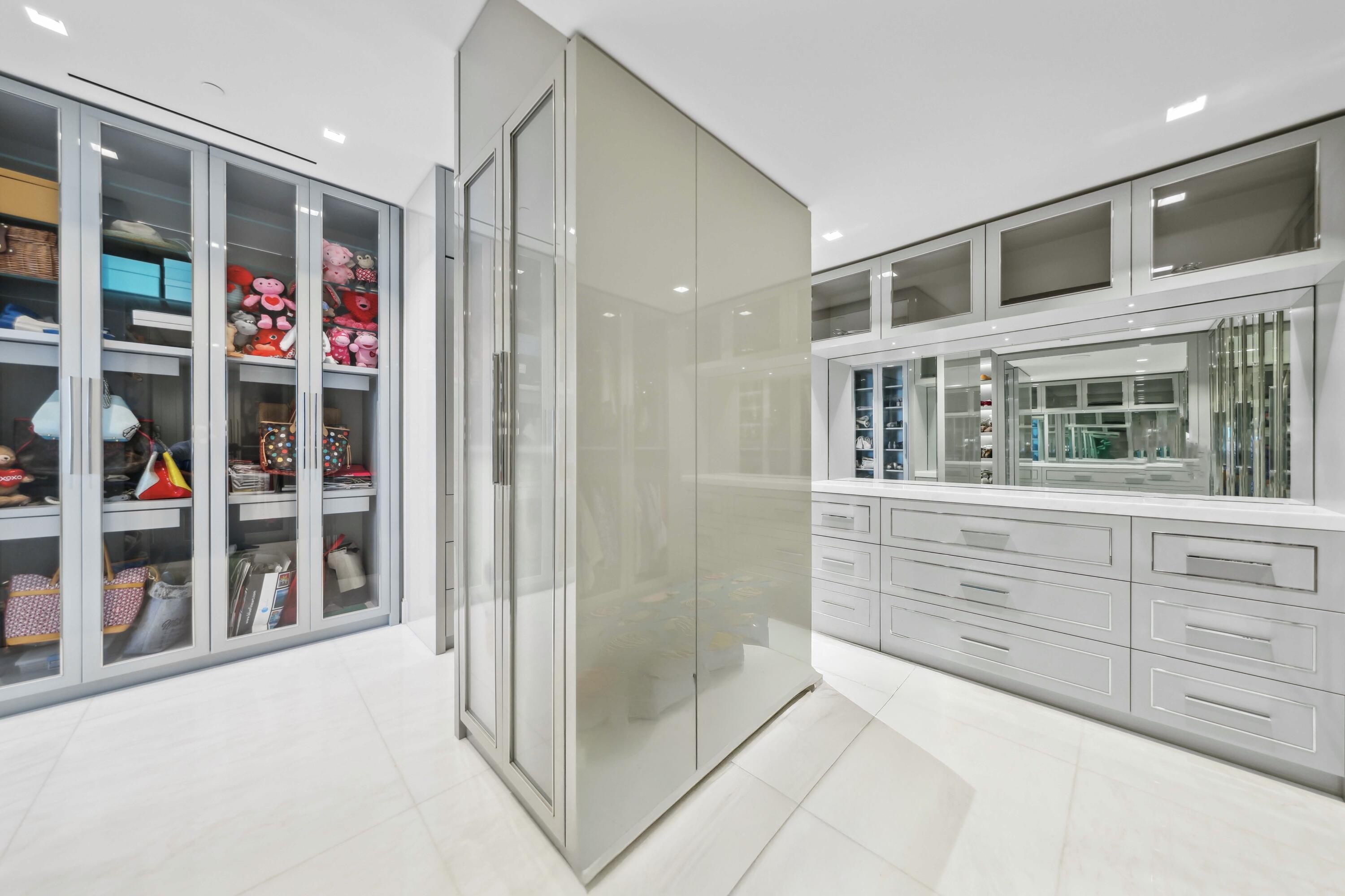 BRISTOL CONDO - Residential