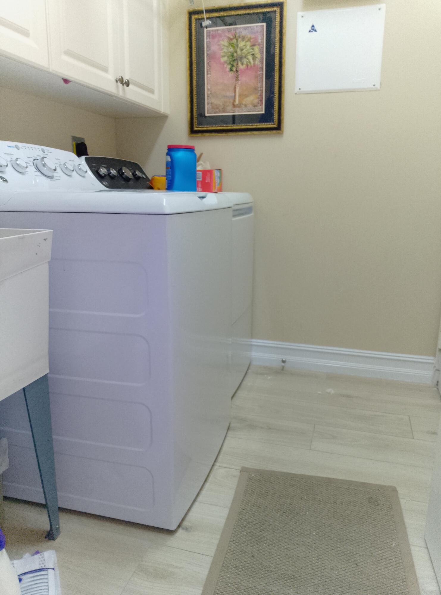 VALENCIA POINTE 1 - Residential Lease