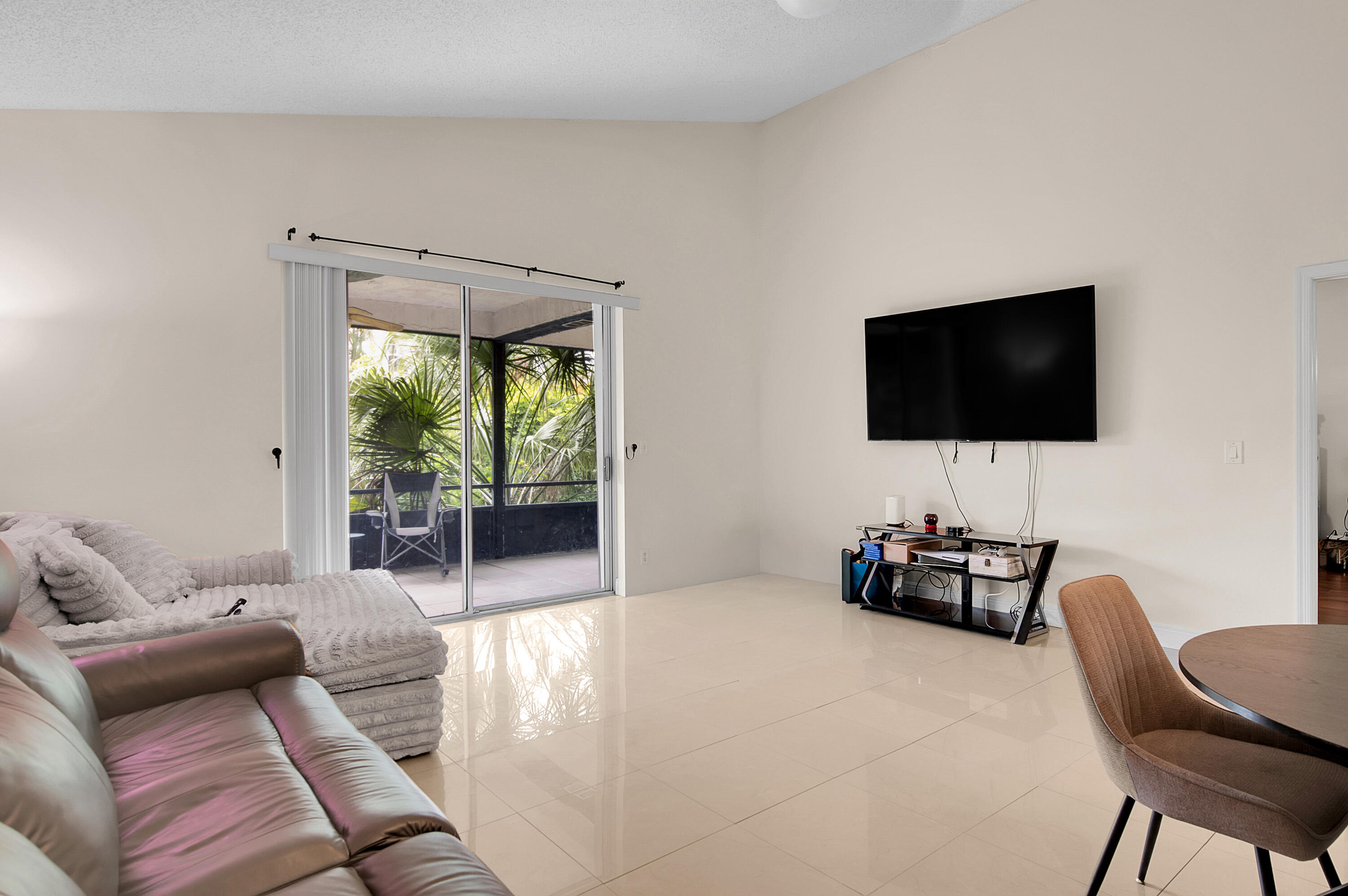 MNR FOREST 2 - Residential Lease