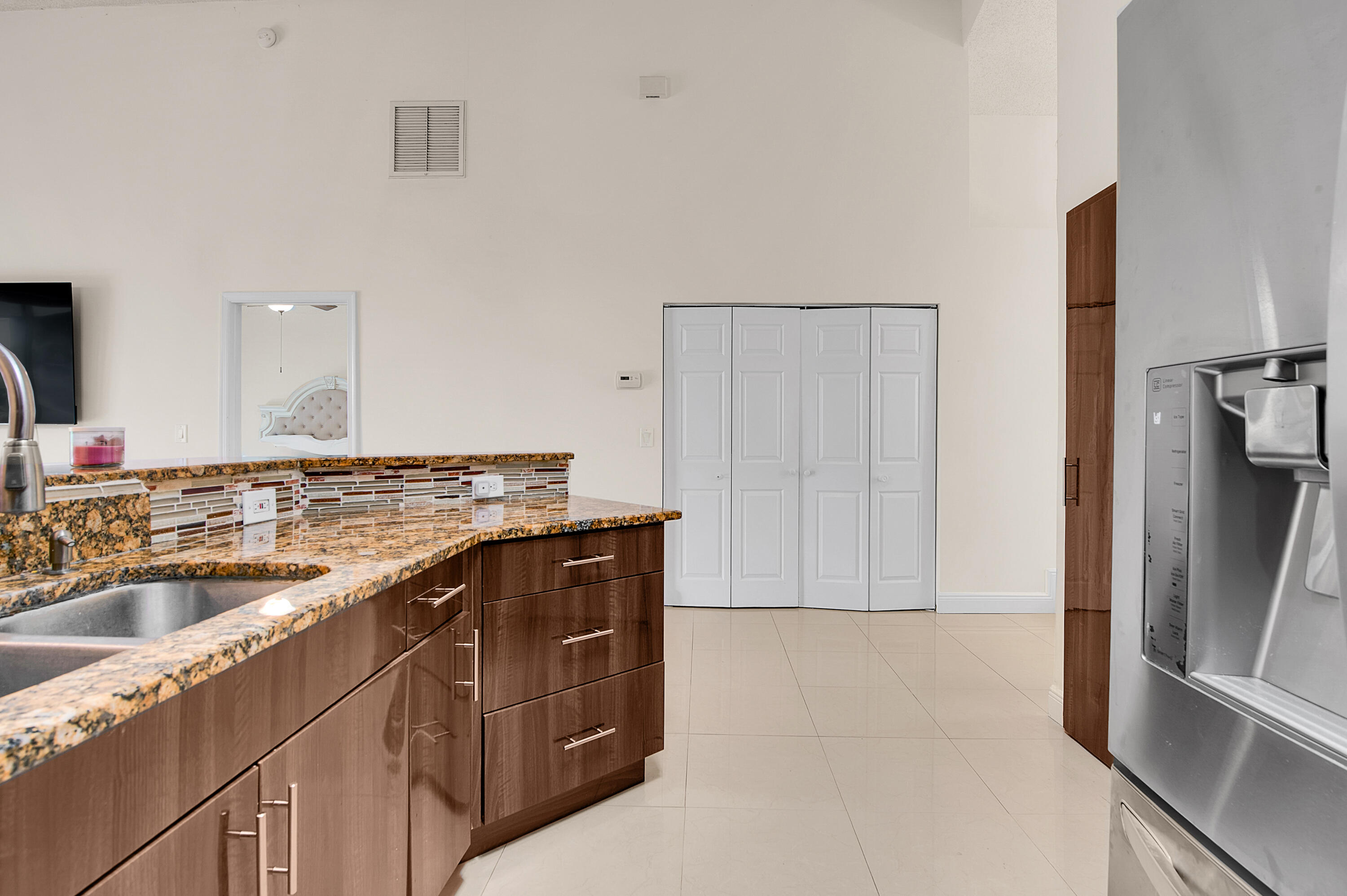 MNR FOREST 2 - Residential Lease
