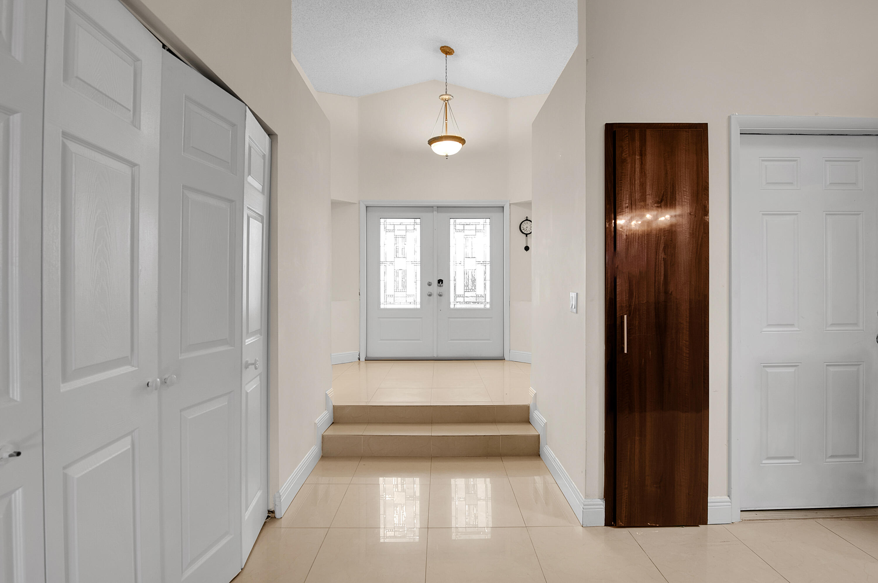 MNR FOREST 2 - Residential Lease