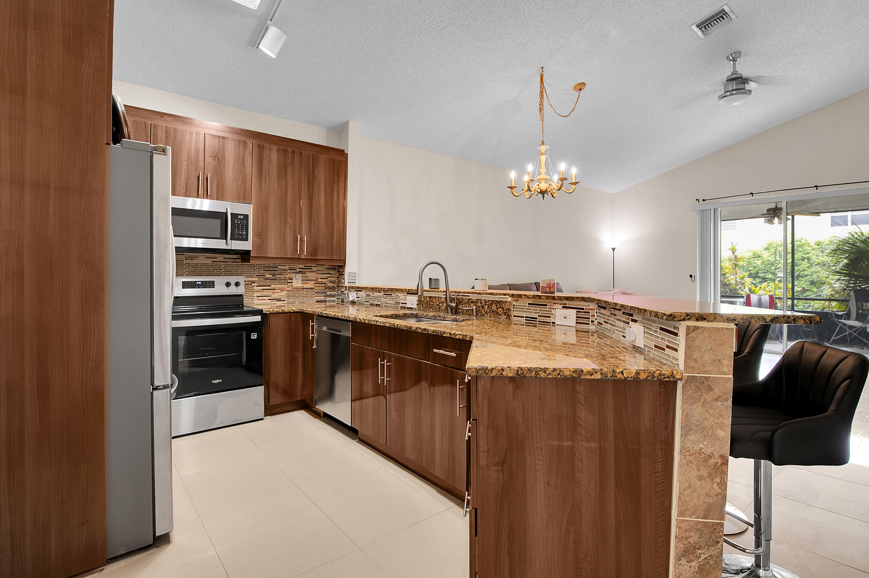 MNR FOREST 2 - Residential Lease