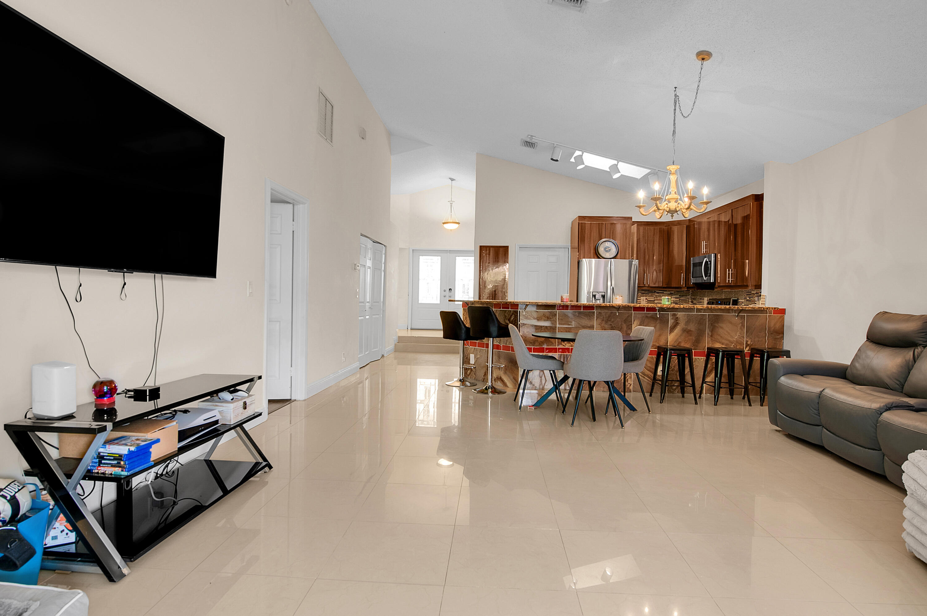 MNR FOREST 2 - Residential Lease