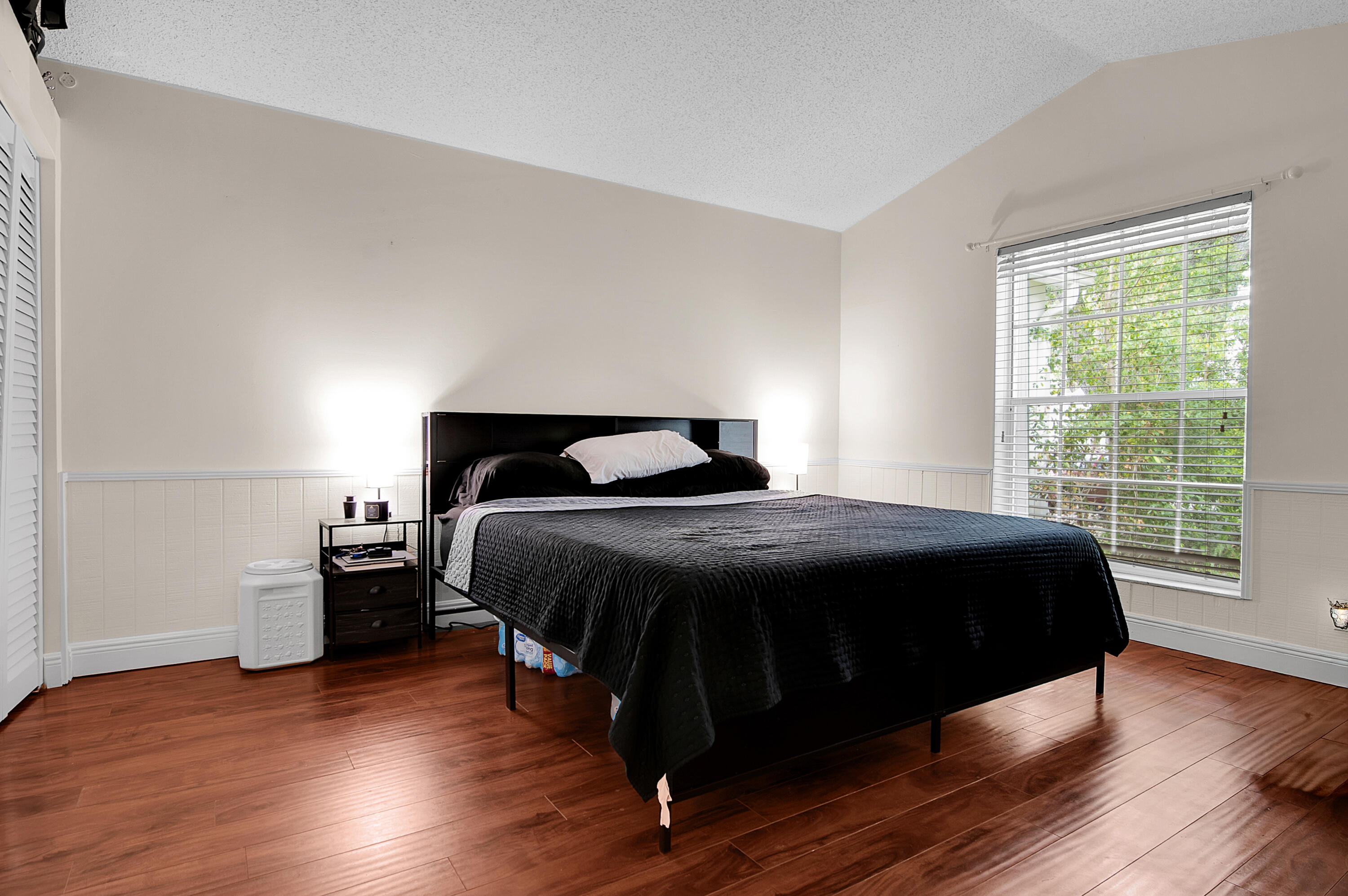 MNR FOREST 2 - Residential Lease