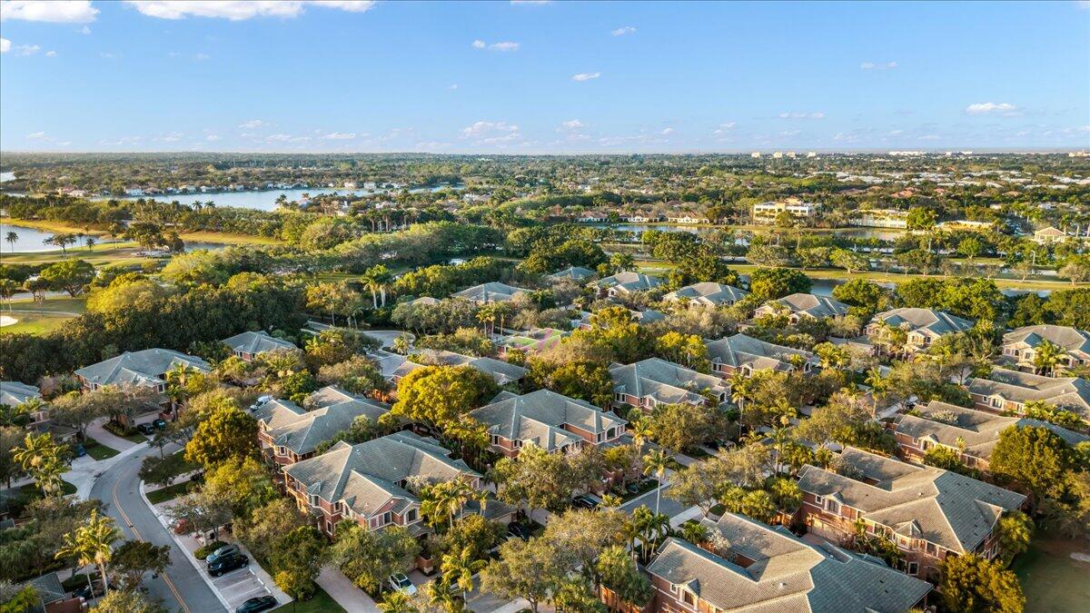 LEGENDS AT WESTON HILLS - Residential