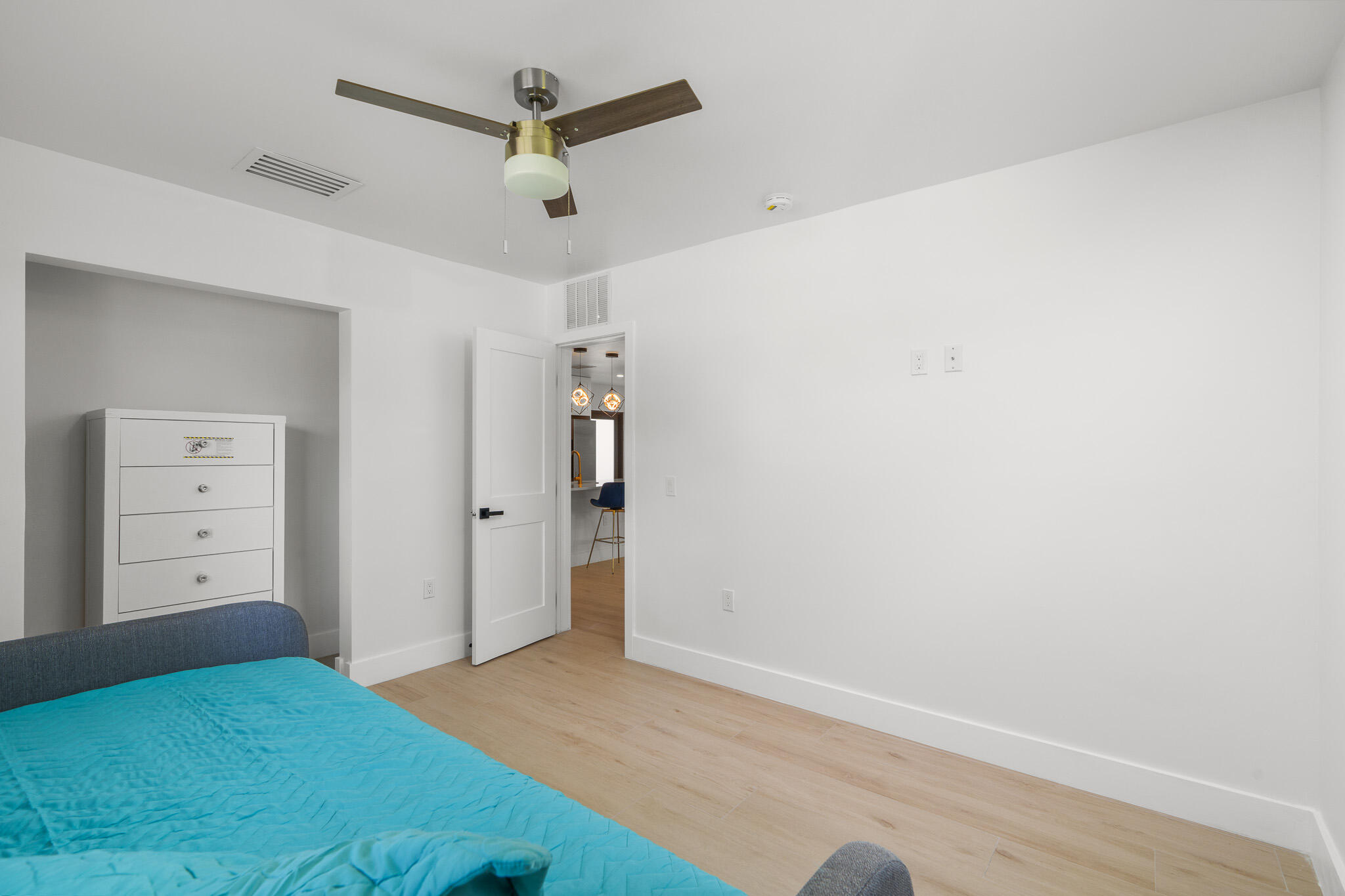 DECARIE - Residential Income