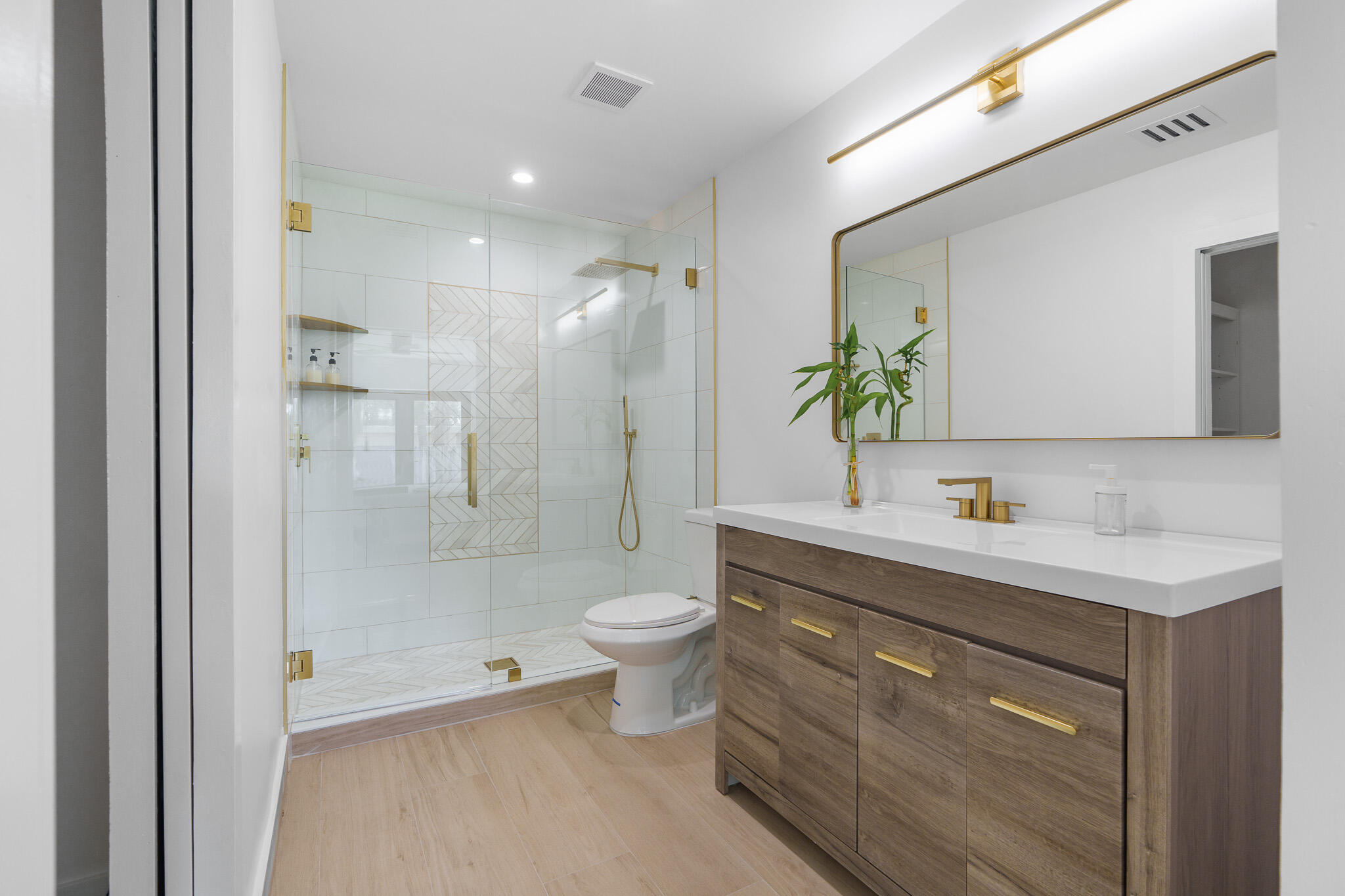 DECARIE - Residential Income