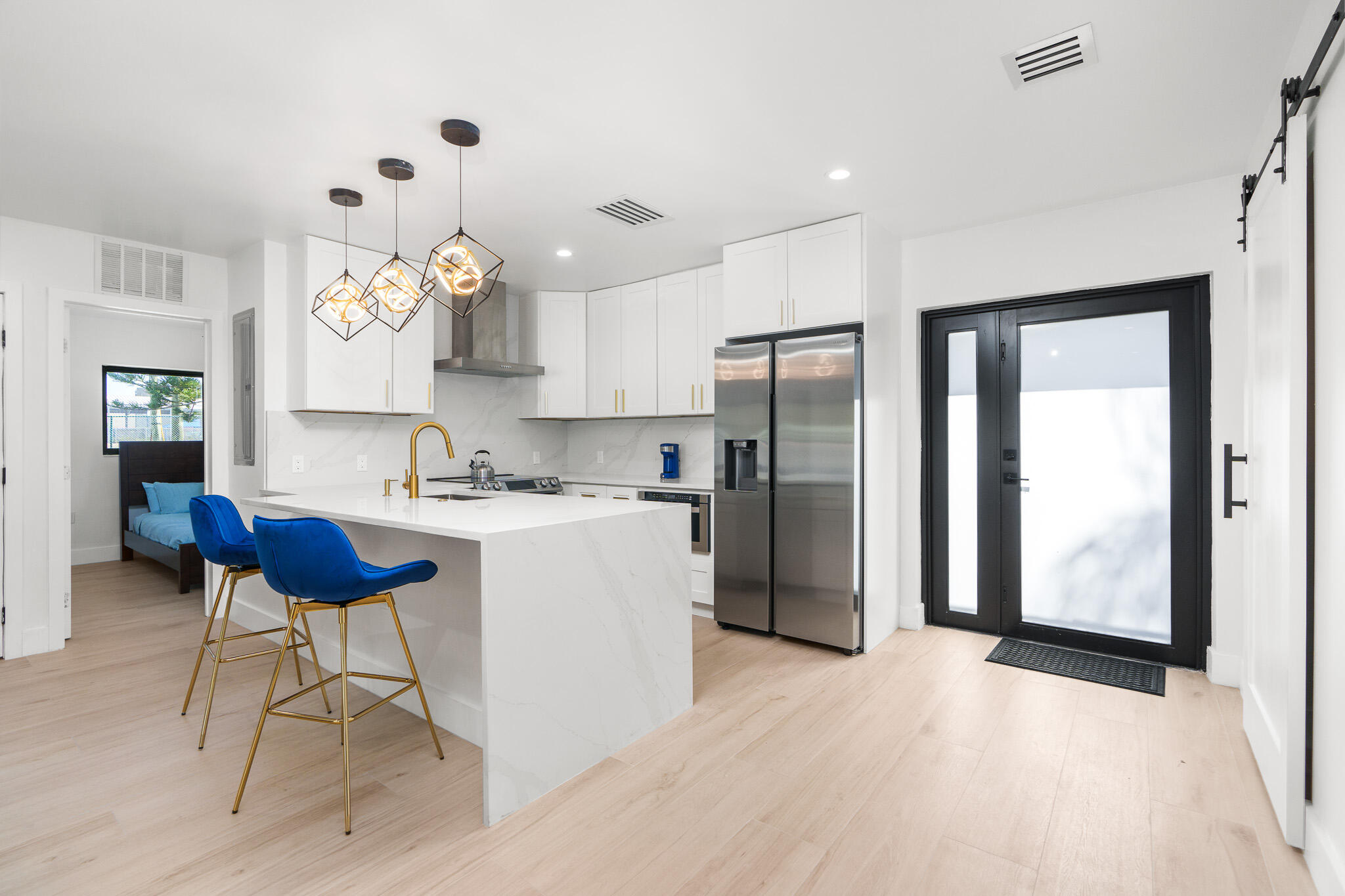 DECARIE - Residential Income