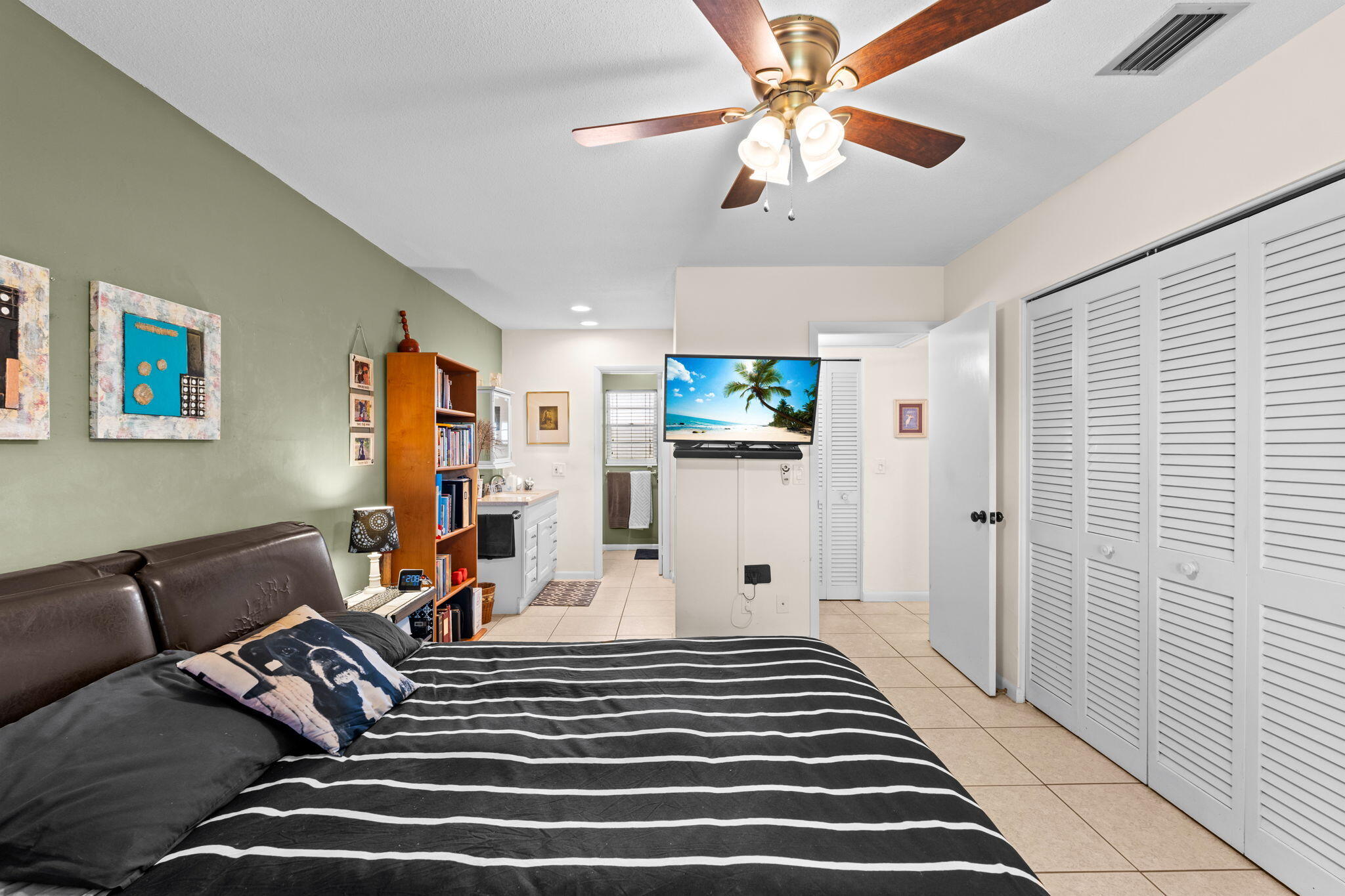 FOUR SEA SUNS CONDO - Residential