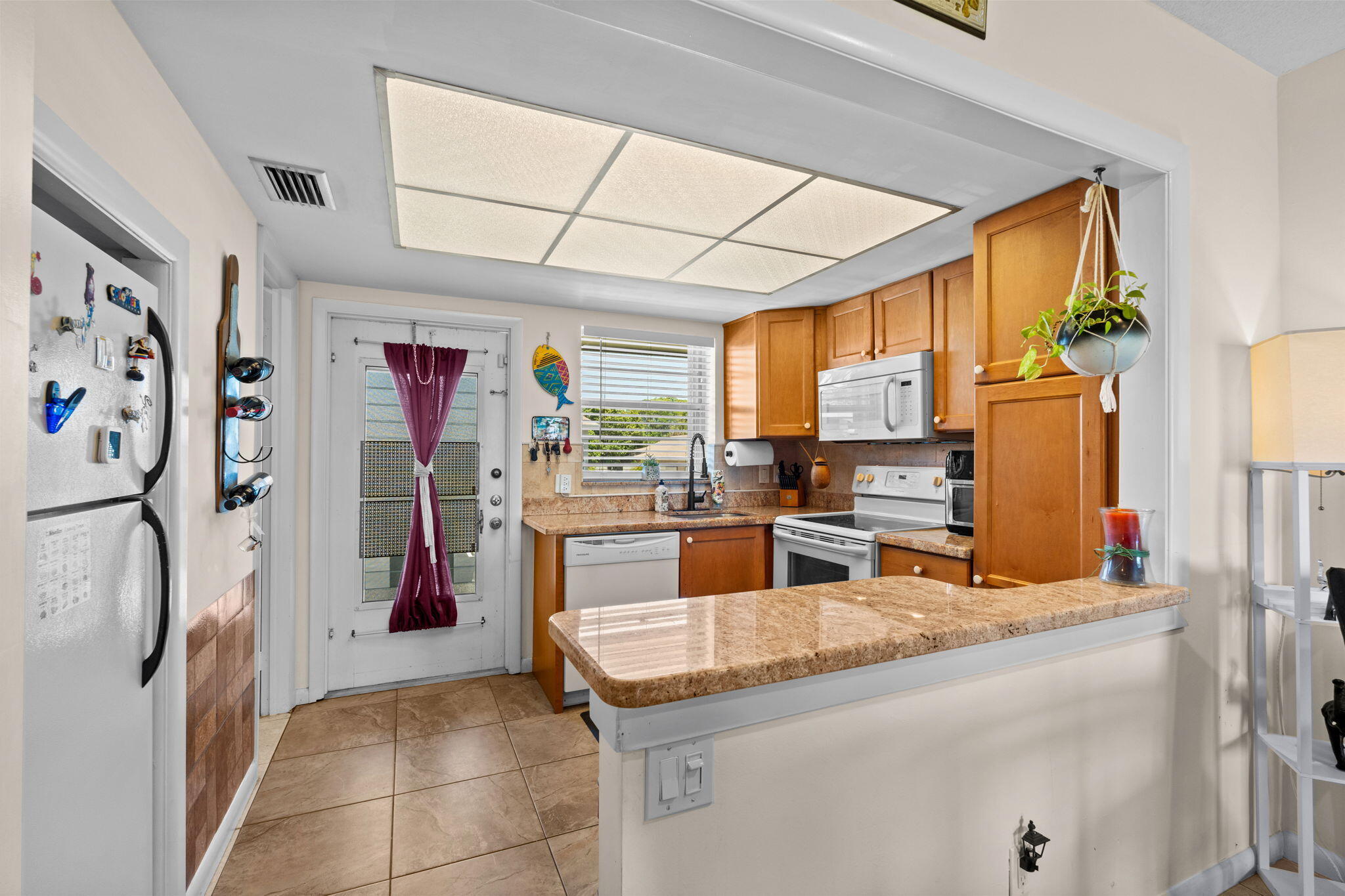 FOUR SEA SUNS CONDO - Residential