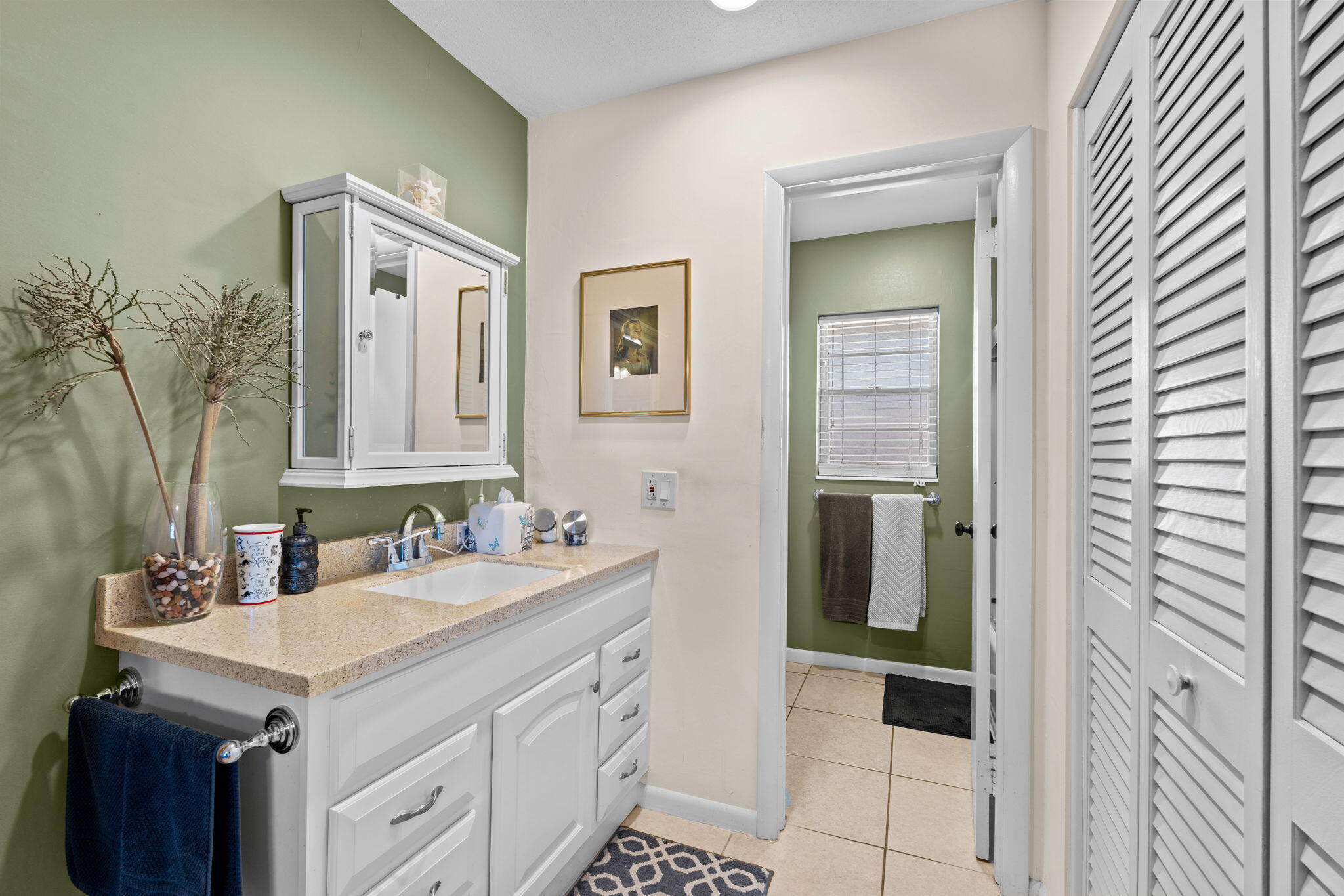FOUR SEA SUNS CONDO - Residential