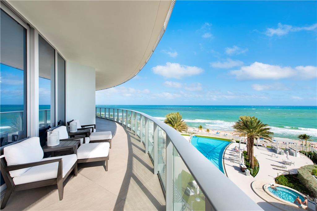 PARAMOUNT - Residential