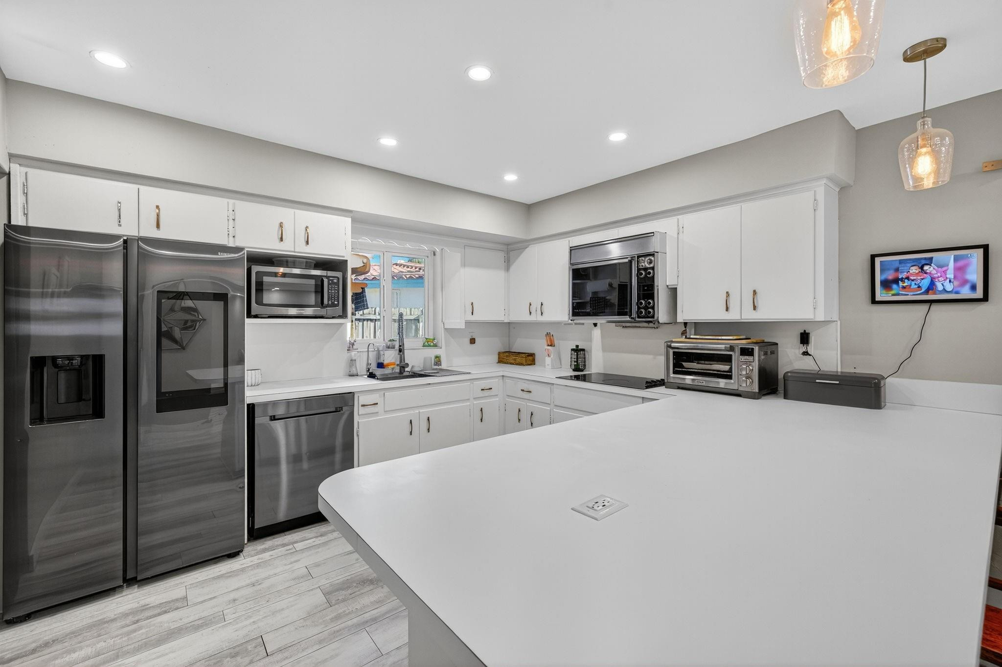 CORAL BROOK - Residential Lease