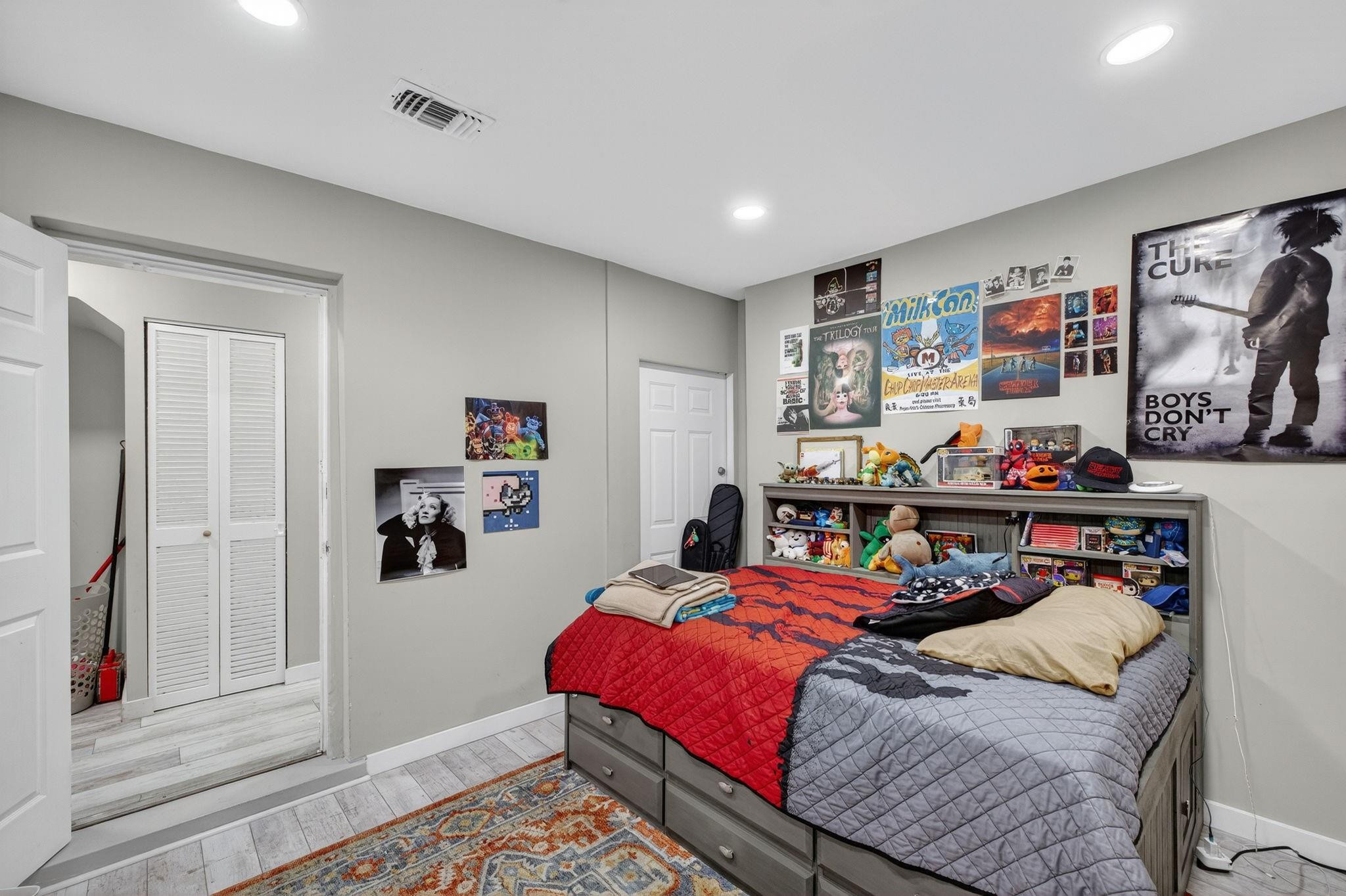 CORAL BROOK - Residential Lease