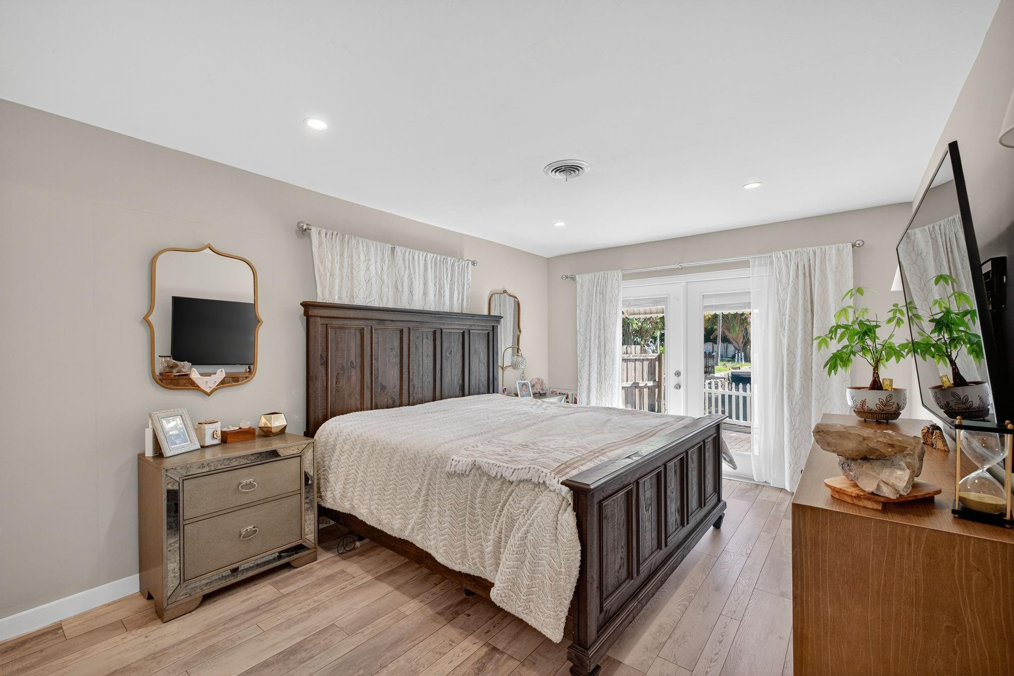CORAL BROOK - Residential Lease