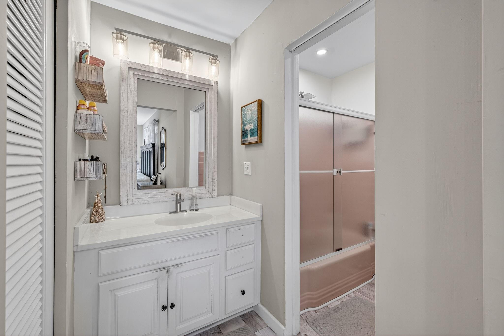 CORAL BROOK - Residential Lease