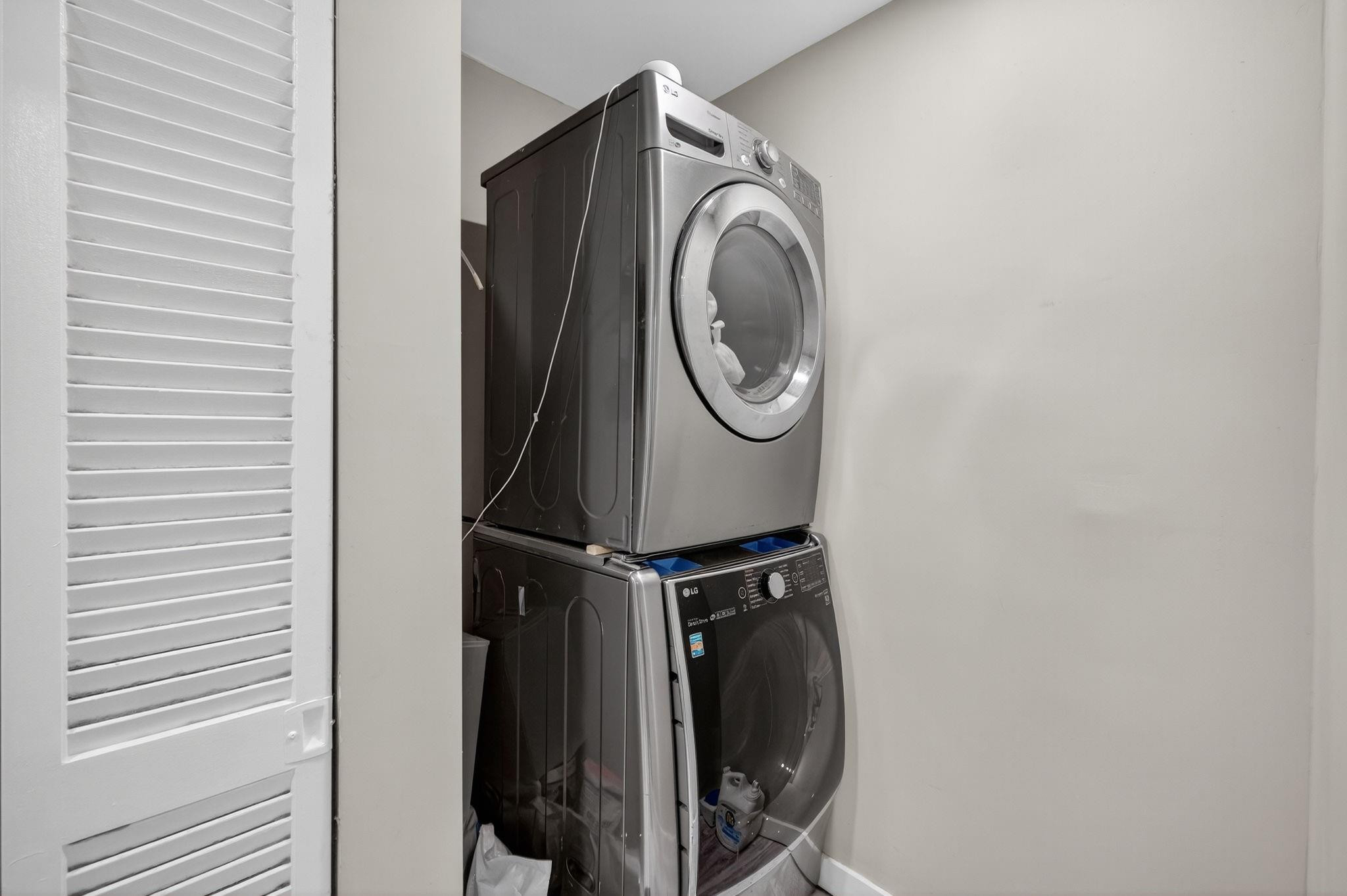 CORAL BROOK - Residential Lease