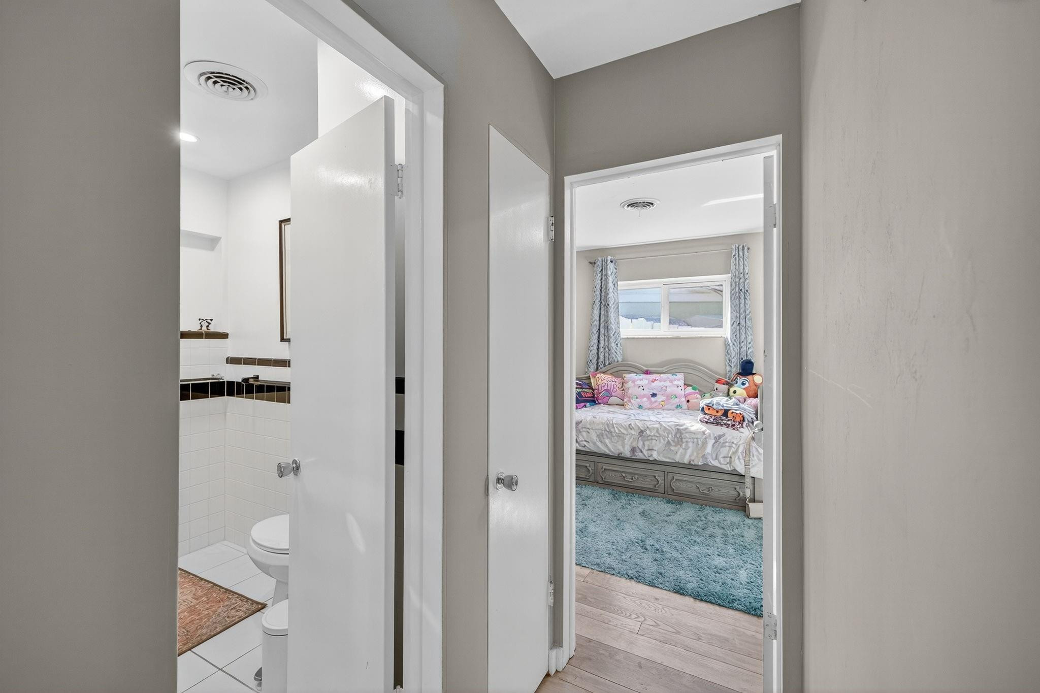 CORAL BROOK - Residential Lease