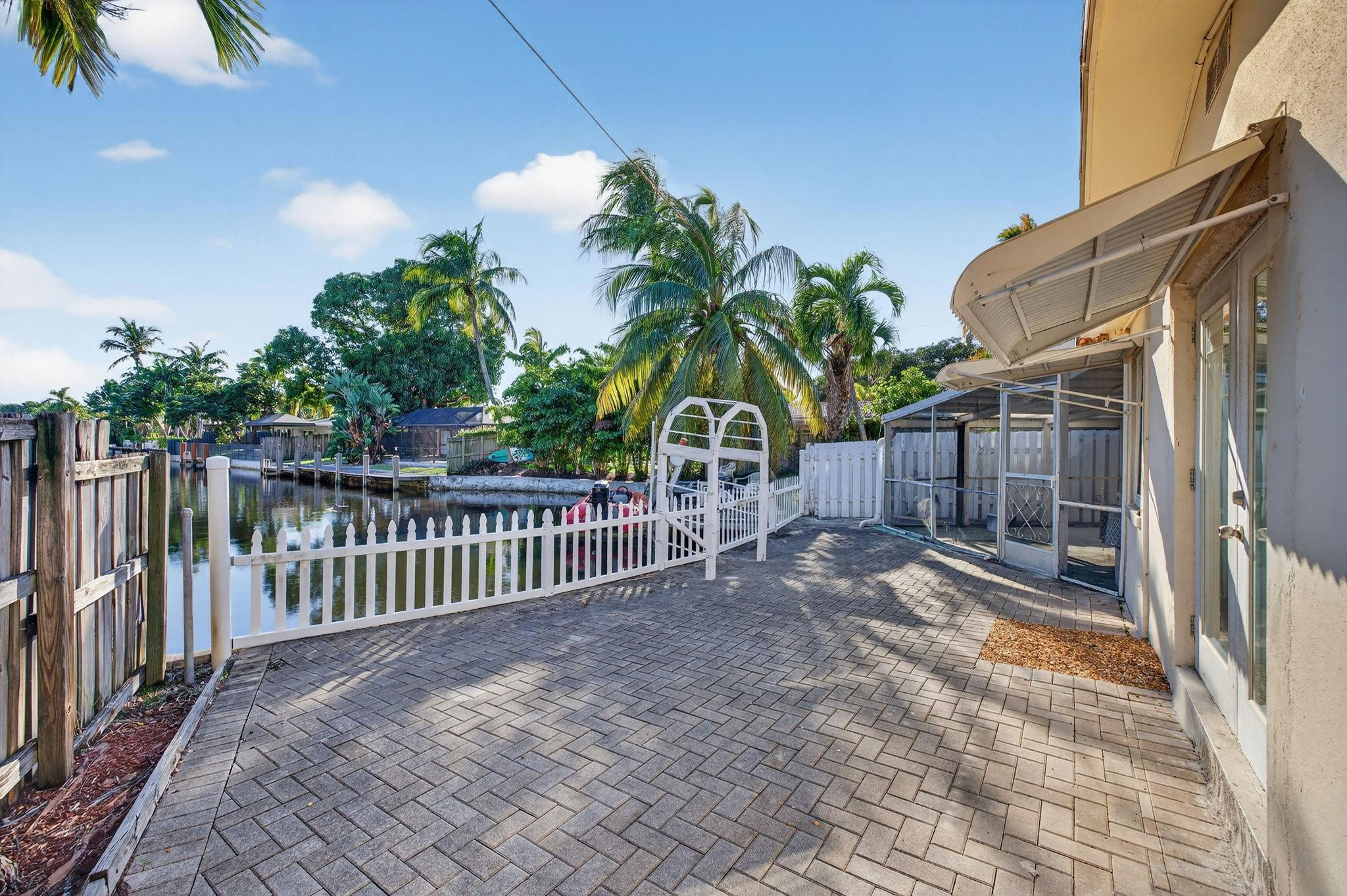 CORAL BROOK - Residential Lease
