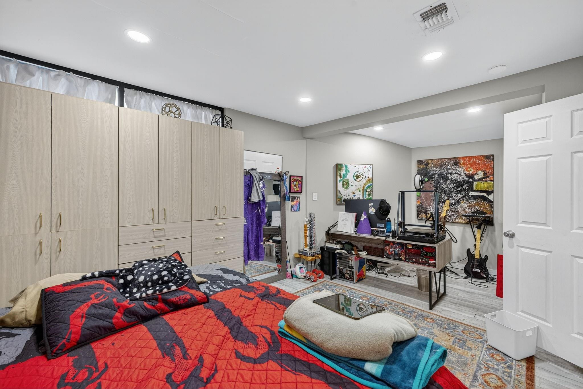 CORAL BROOK - Residential Lease