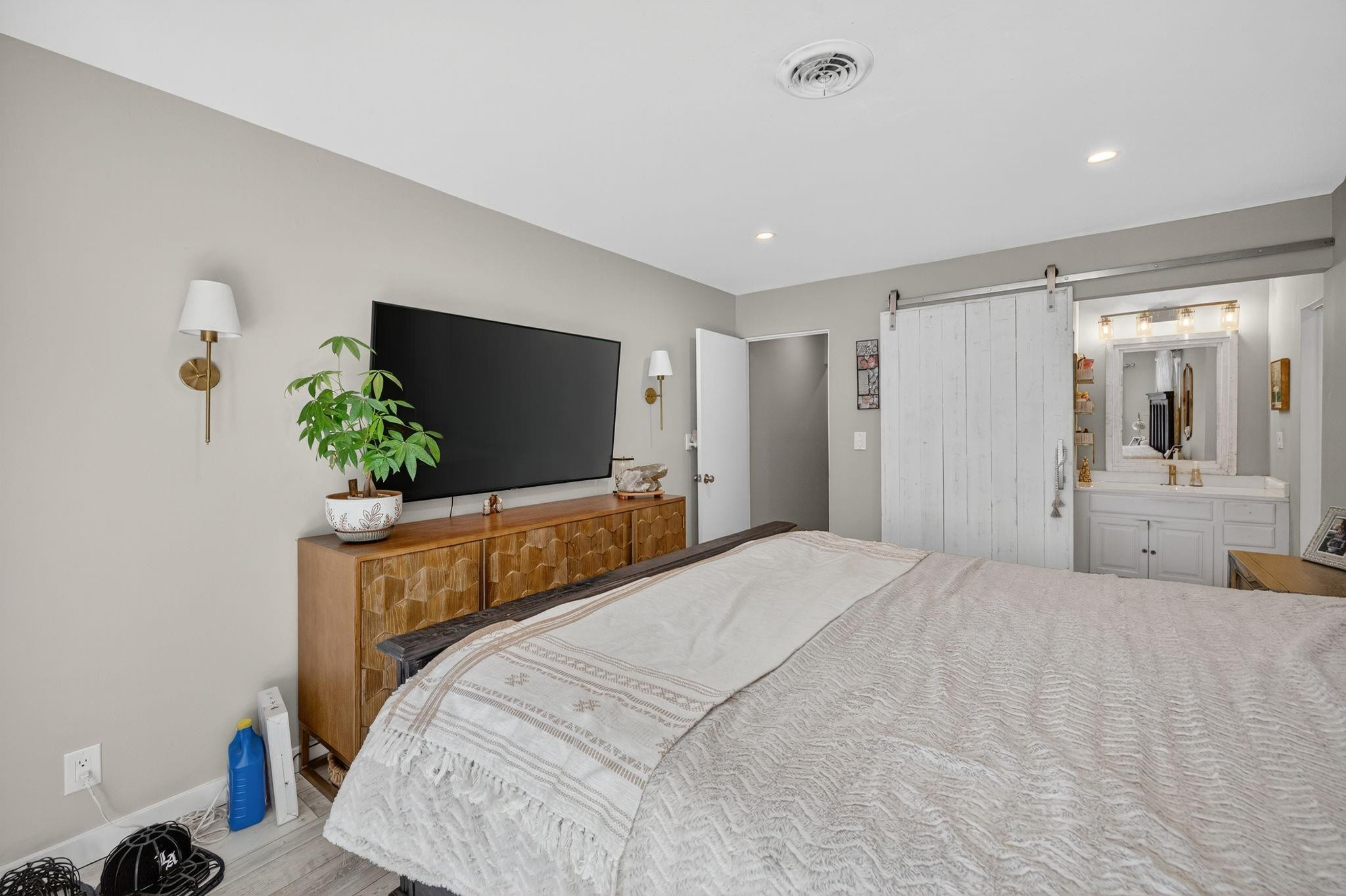 CORAL BROOK - Residential Lease