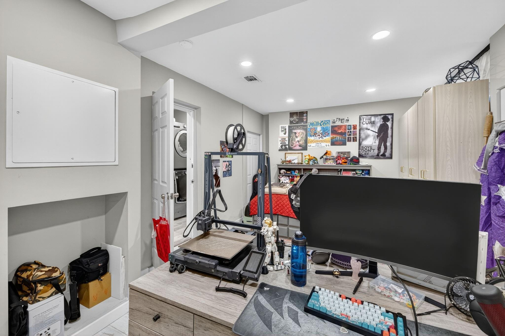 CORAL BROOK - Residential Lease