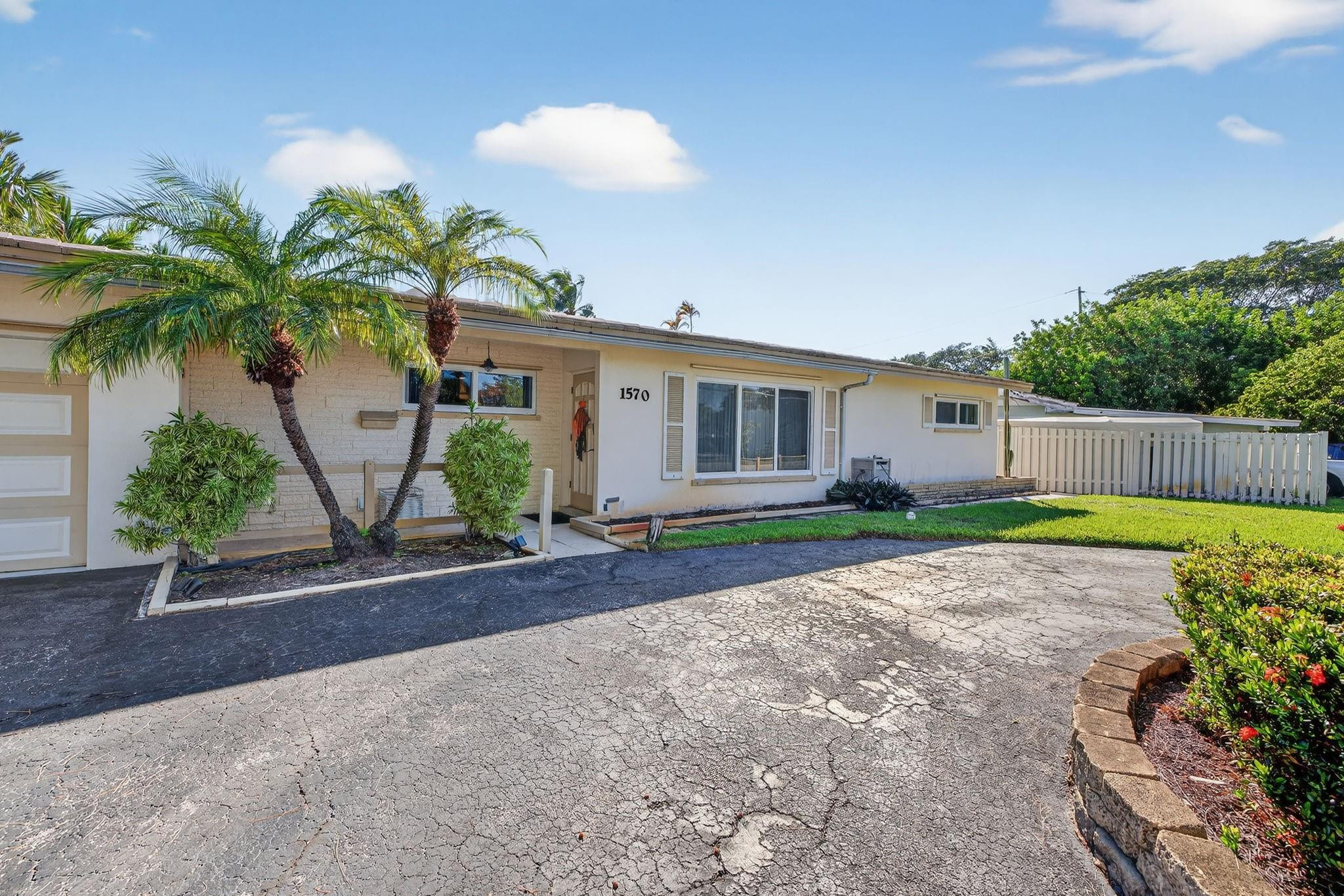 CORAL BROOK - Residential Lease