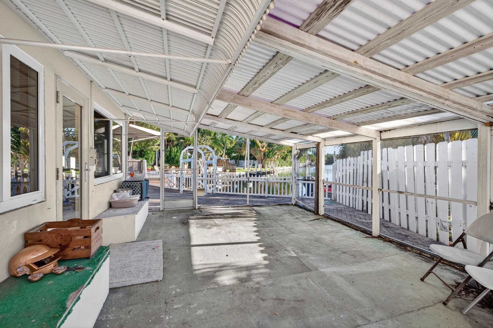 CORAL BROOK - Residential Lease
