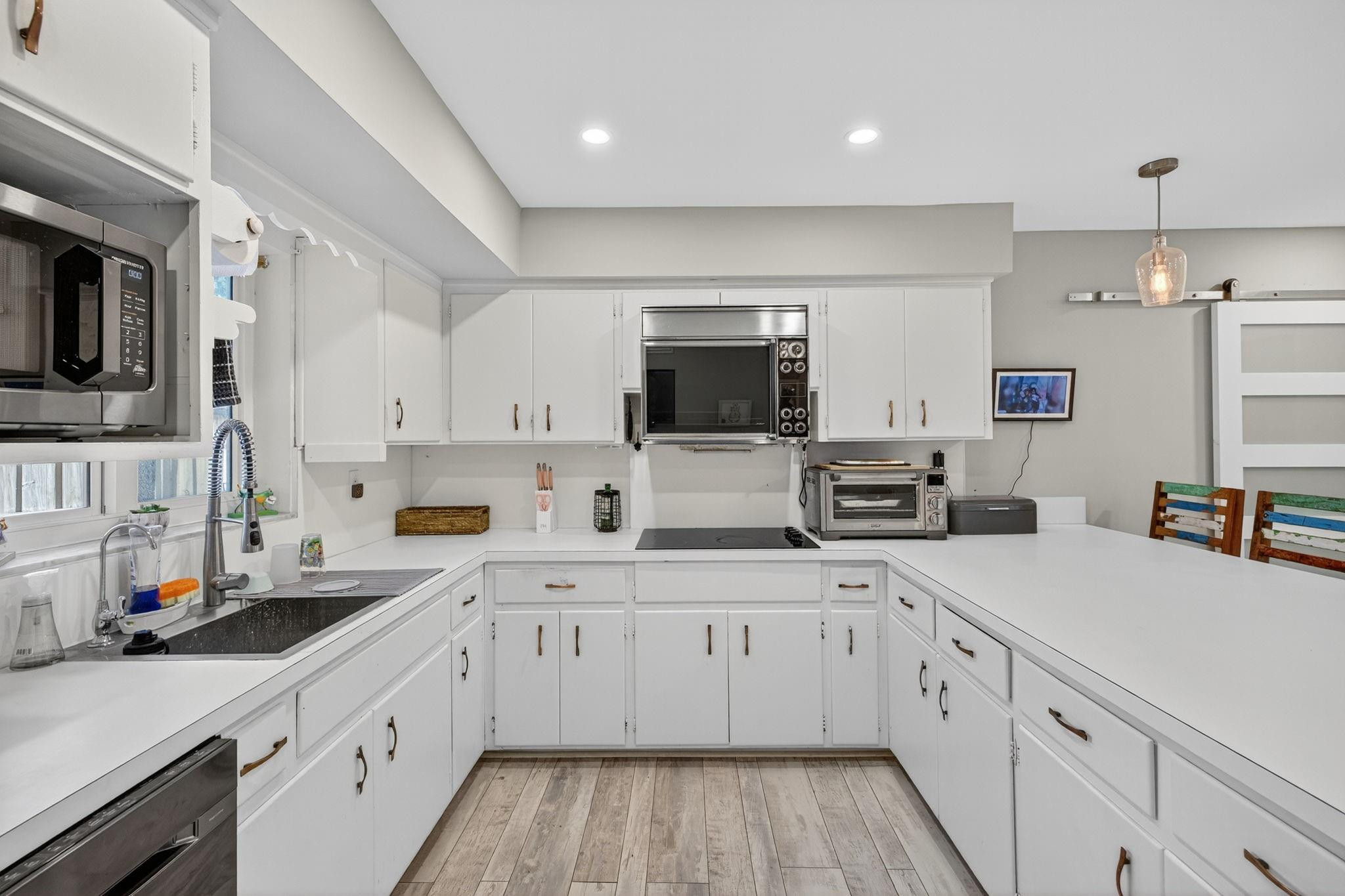 CORAL BROOK - Residential Lease