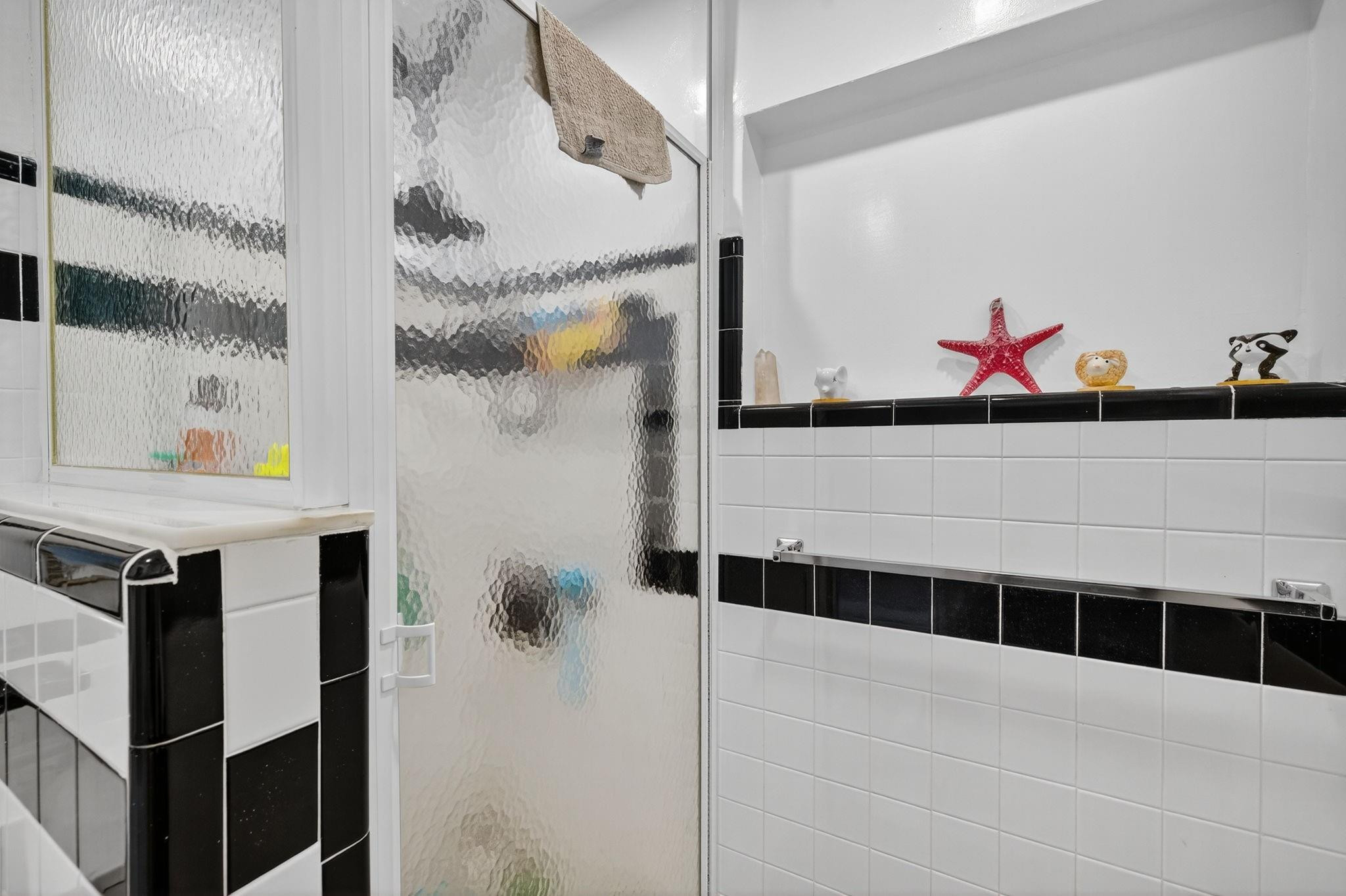 CORAL BROOK - Residential Lease