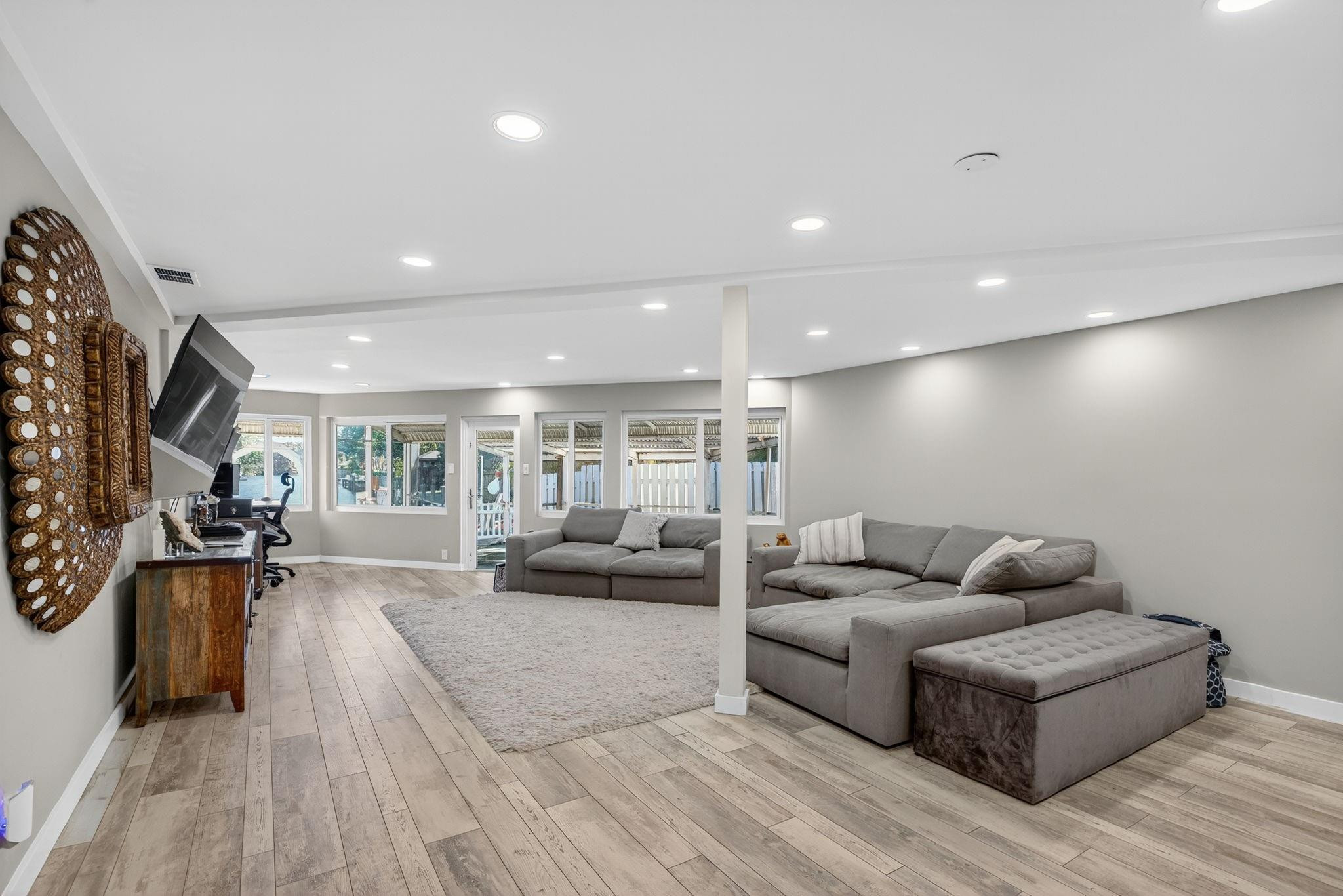 CORAL BROOK - Residential Lease