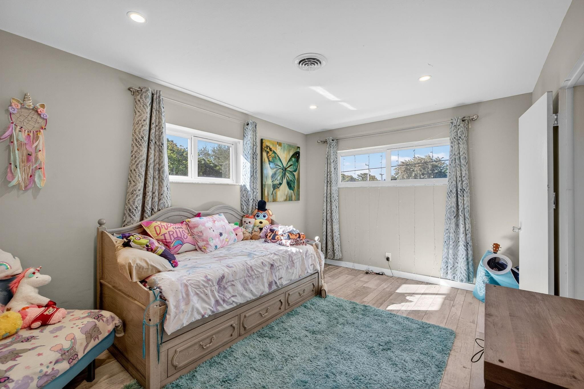 CORAL BROOK - Residential Lease