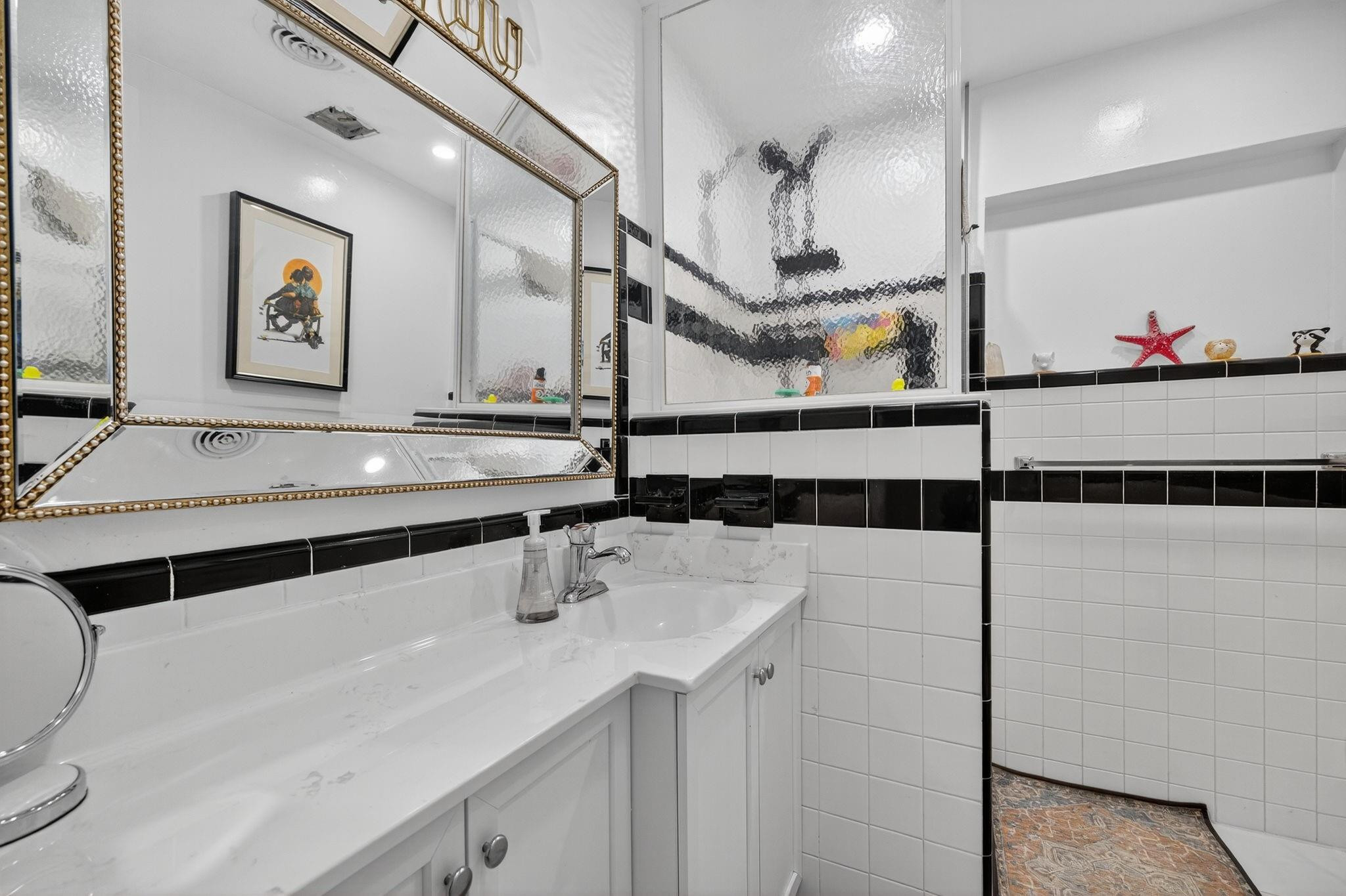 CORAL BROOK - Residential Lease