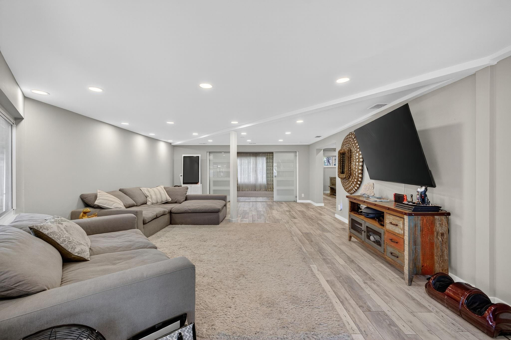CORAL BROOK - Residential Lease