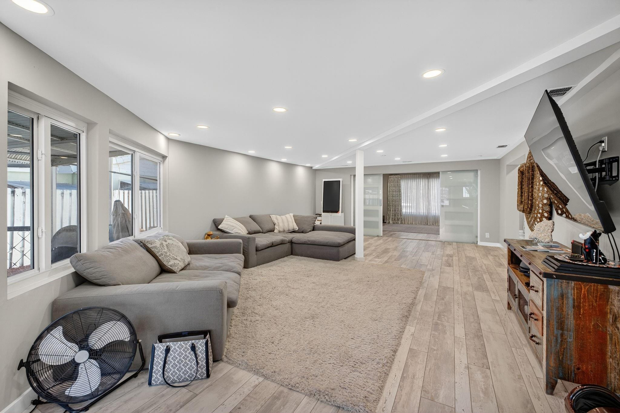 CORAL BROOK - Residential Lease