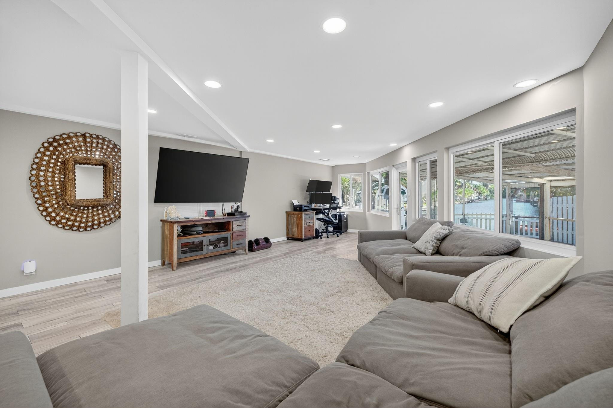 CORAL BROOK - Residential Lease