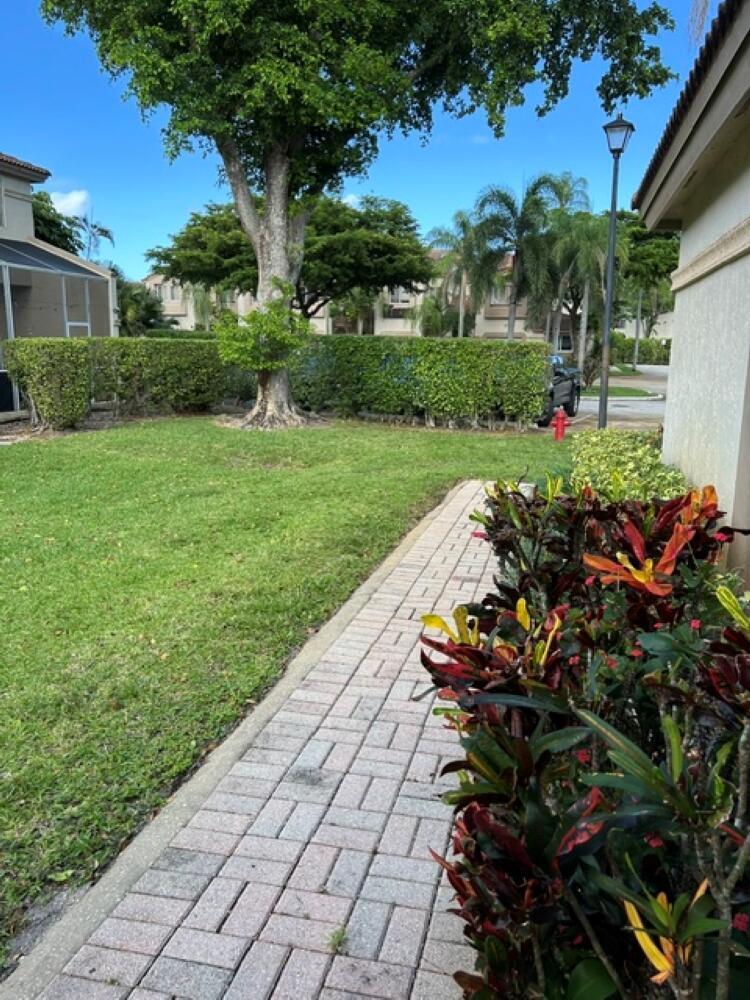 PLUM AT BOCA POINTE COND - Residential