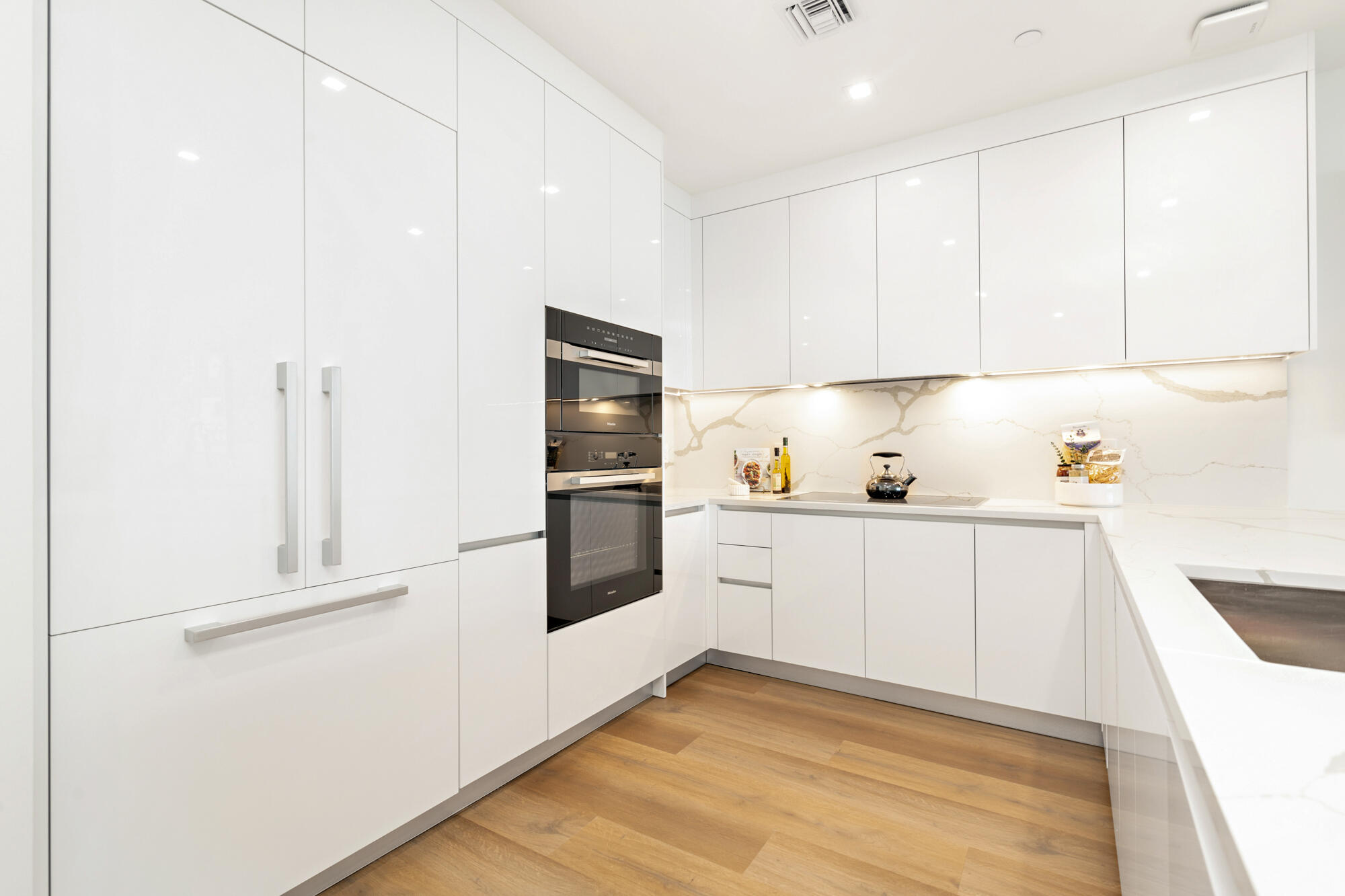 NAUTILUS 220 CONDO - Residential