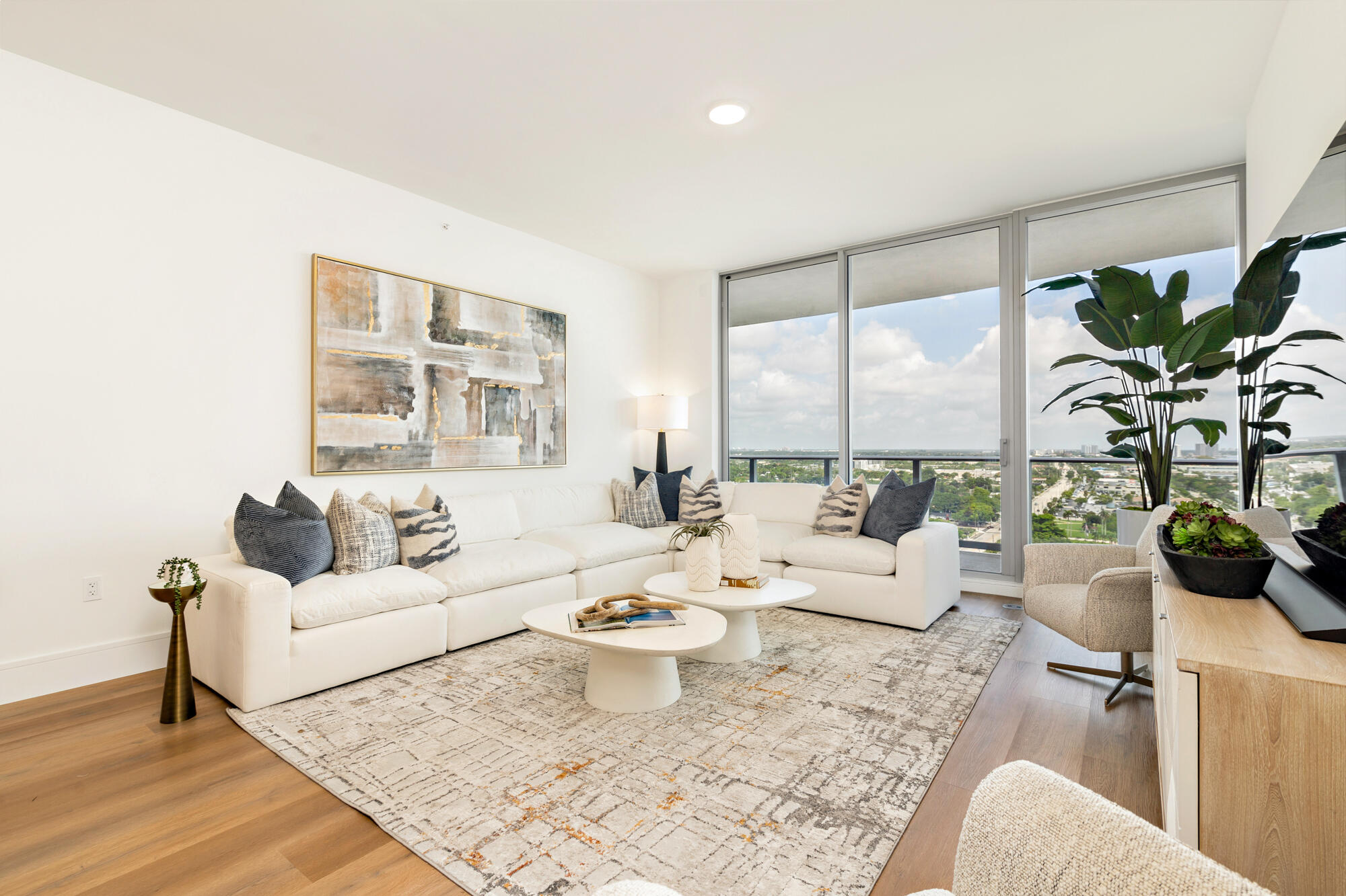 NAUTILUS 220 CONDO - Residential