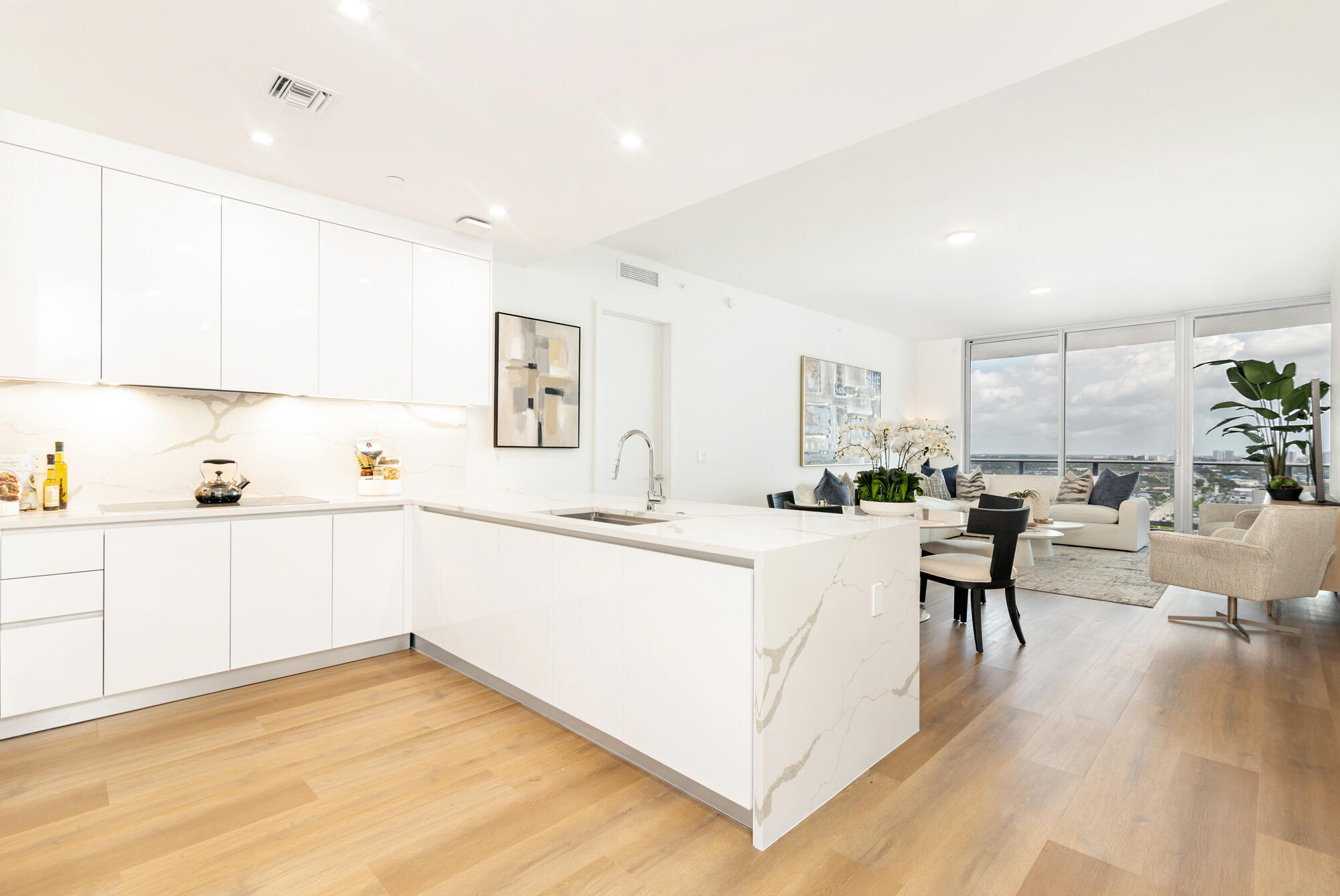 NAUTILUS 220 CONDO - Residential