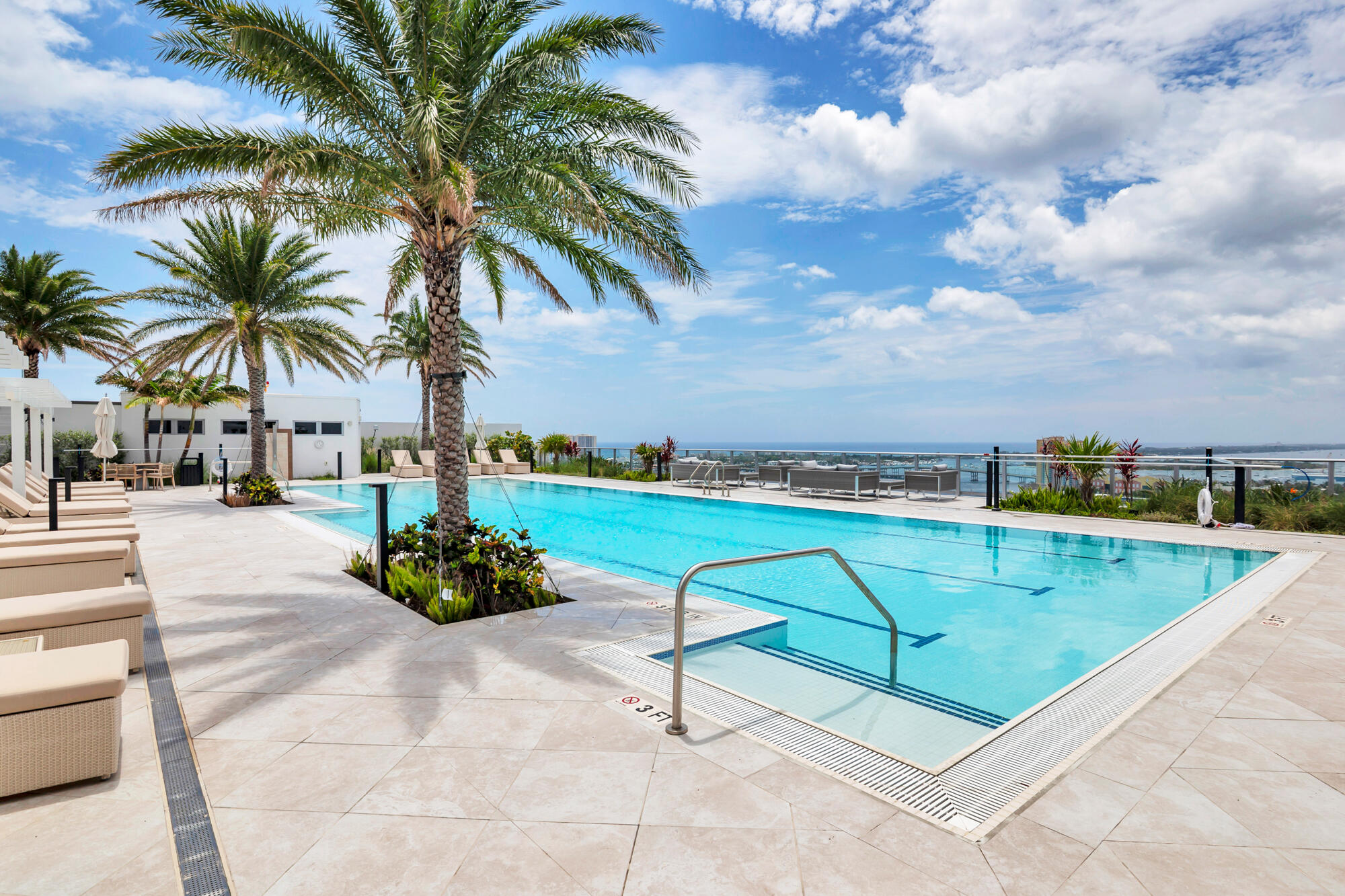 NAUTILUS 220 CONDO - Residential