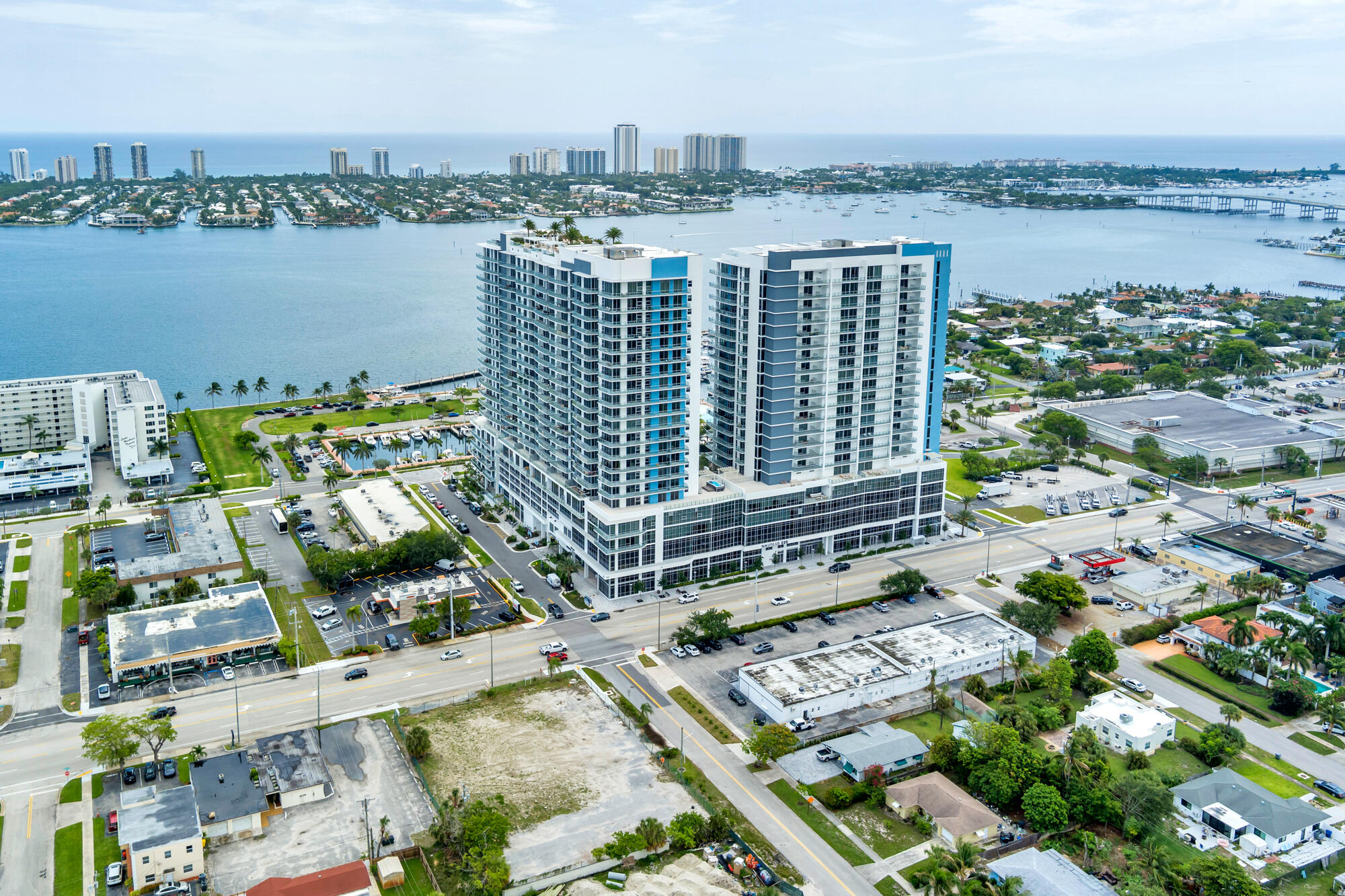 NAUTILUS 220 CONDO - Residential