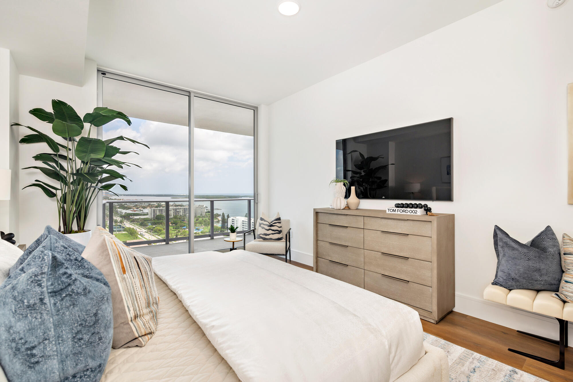 NAUTILUS 220 CONDO - Residential