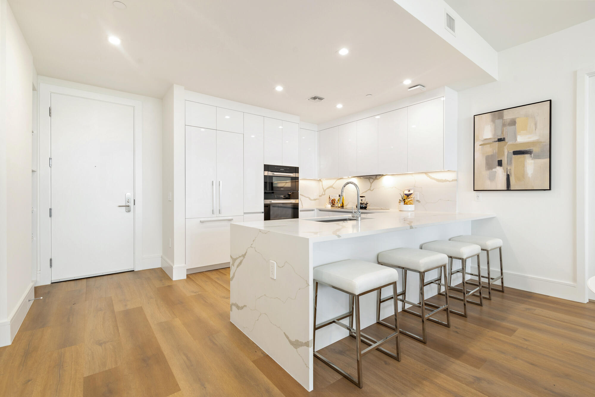 NAUTILUS 220 CONDO - Residential