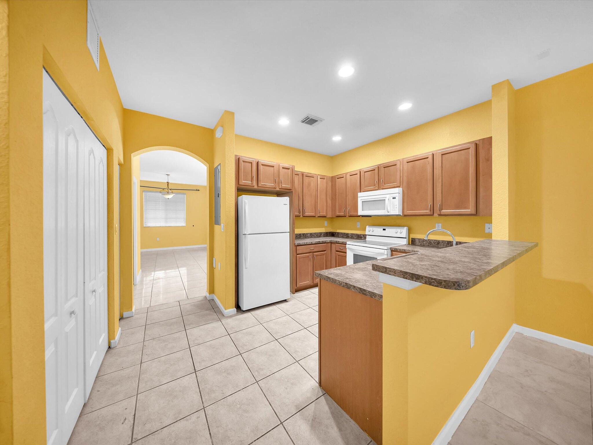 MAJORCA ISLES II CONDO - Residential Lease