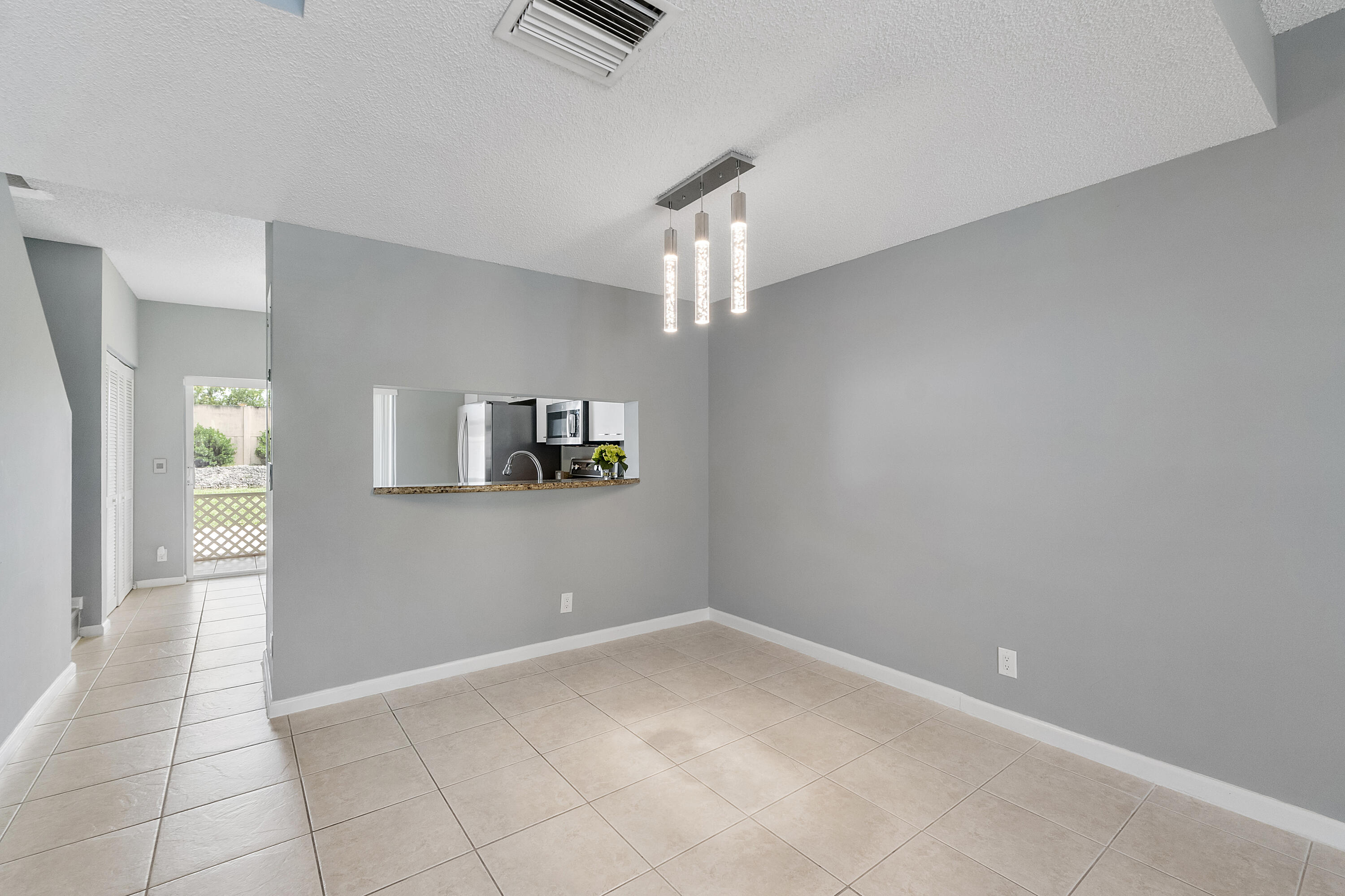 CORAL REEF CLUB - Residential