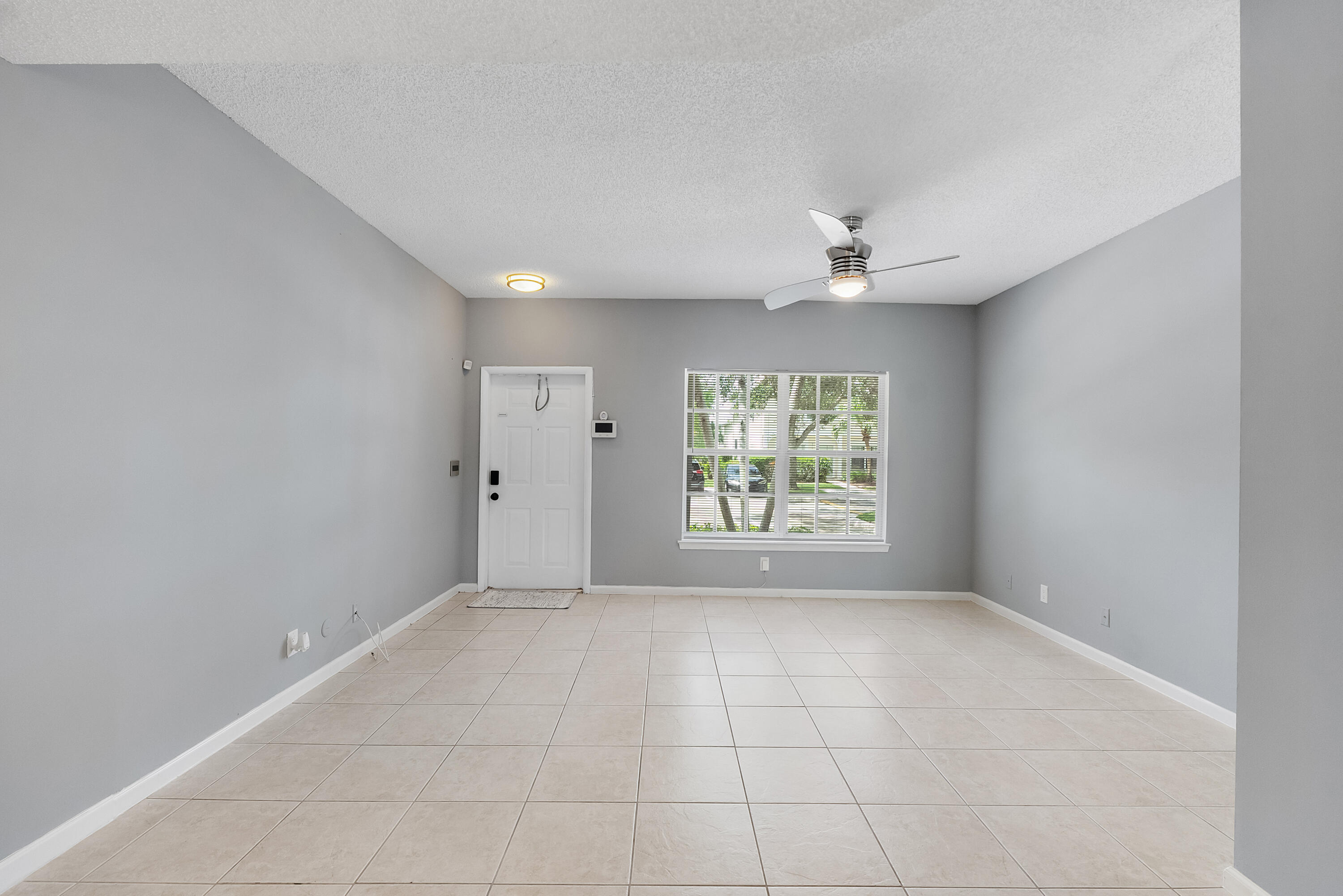 CORAL REEF CLUB - Residential